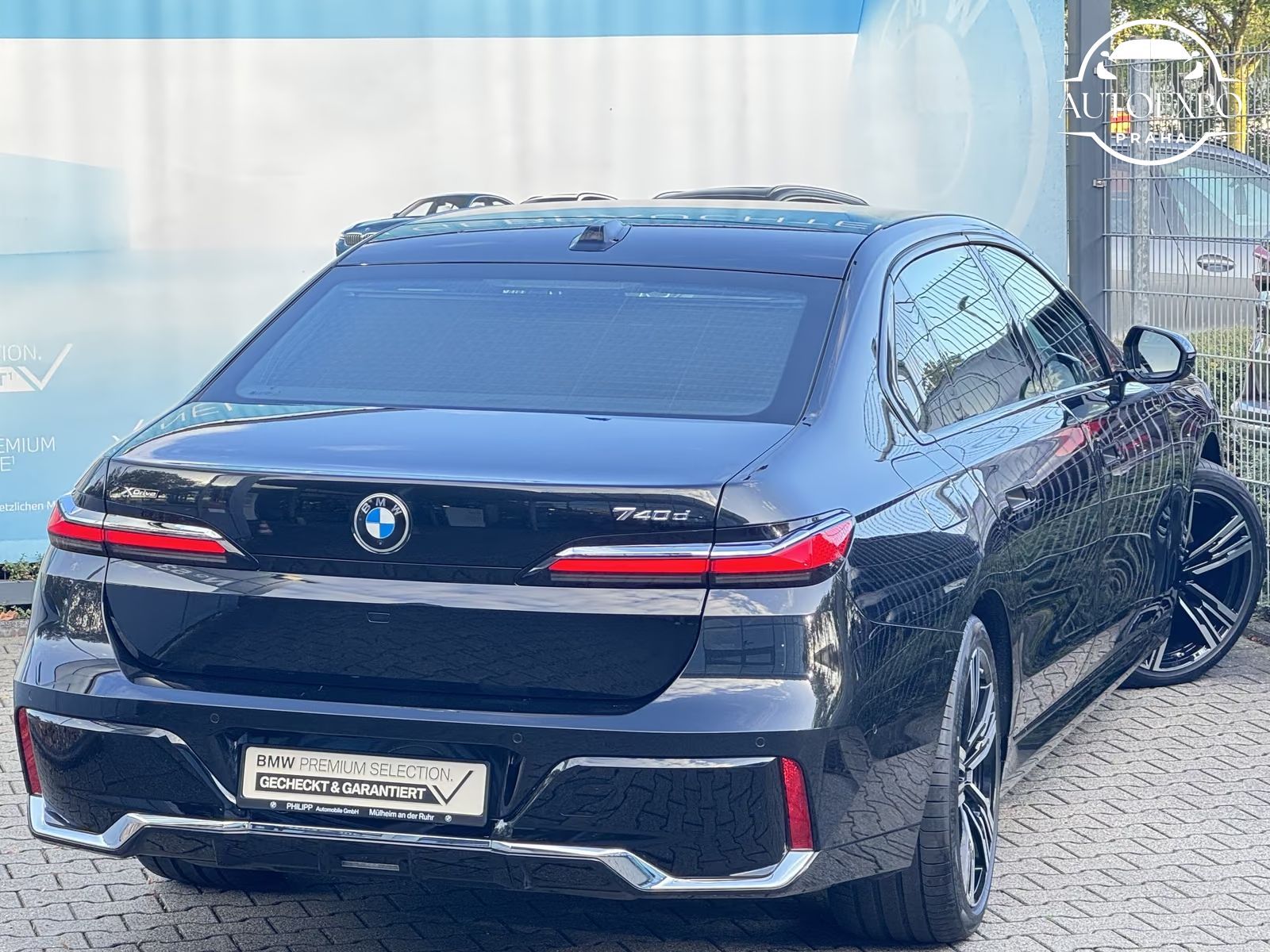 BMW Řada 7, 740d xDrive M Sport TV PANO - fotka 3