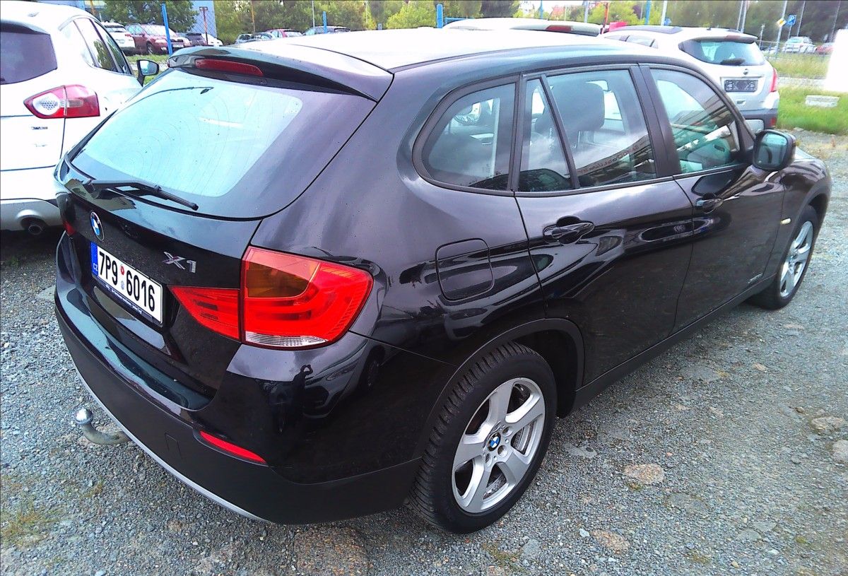BMW X1, 2,0   d xDrive - SERVIS. KNÍŽK - fotka 4
