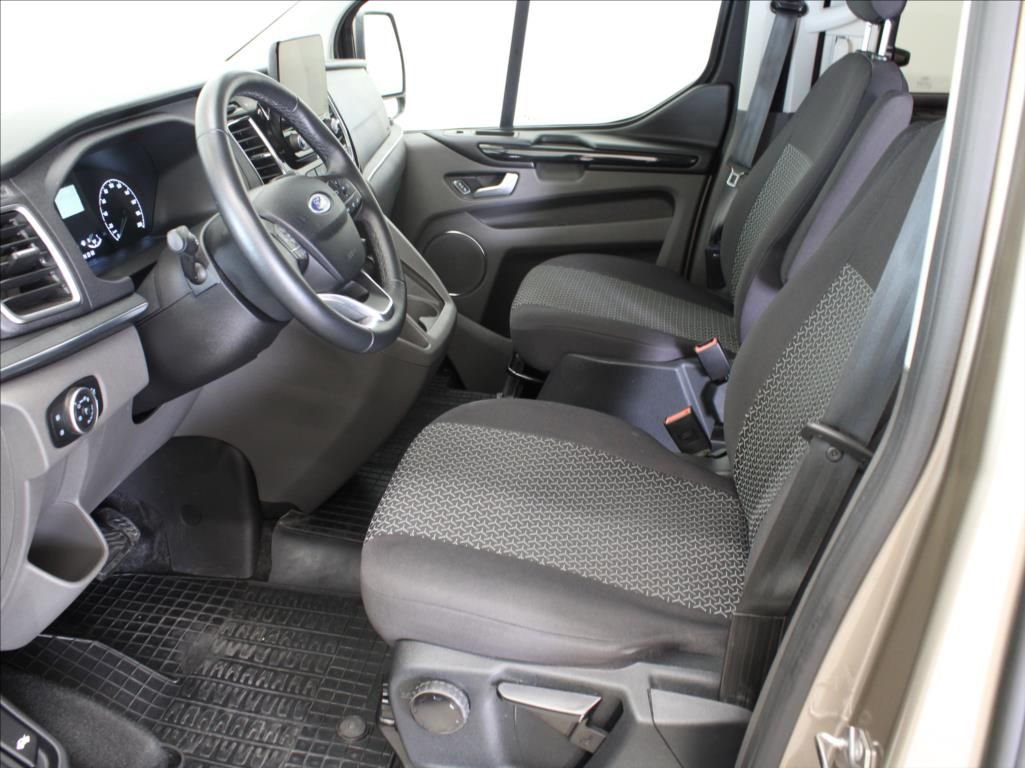 Ford Tourneo Custom, 2,0 TDCi 136kW AT 27 520km! ČR - fotka 6