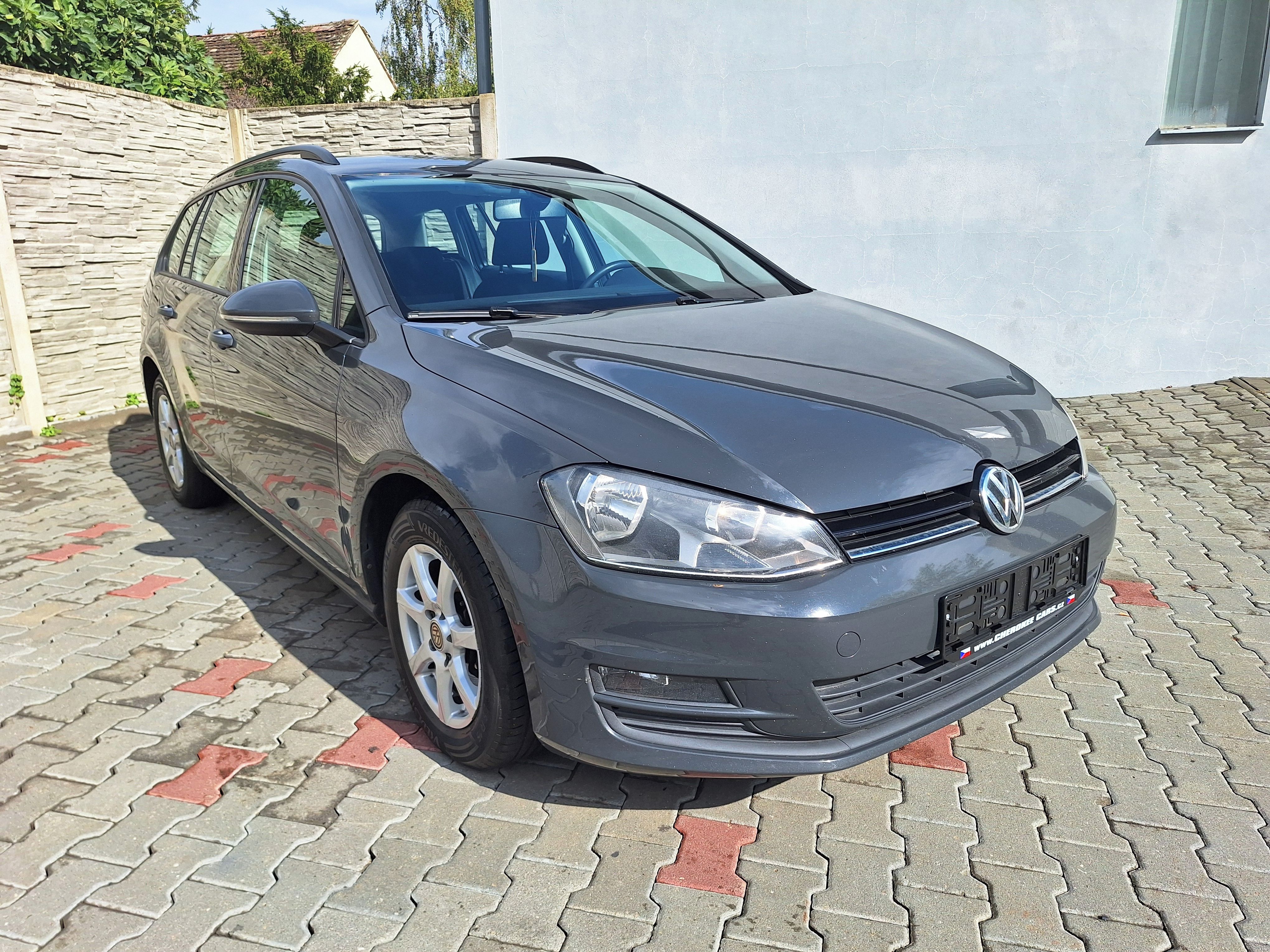 Volkswagen Golf, VII 1,6TDi 77kW,prav.servis - fotka 4