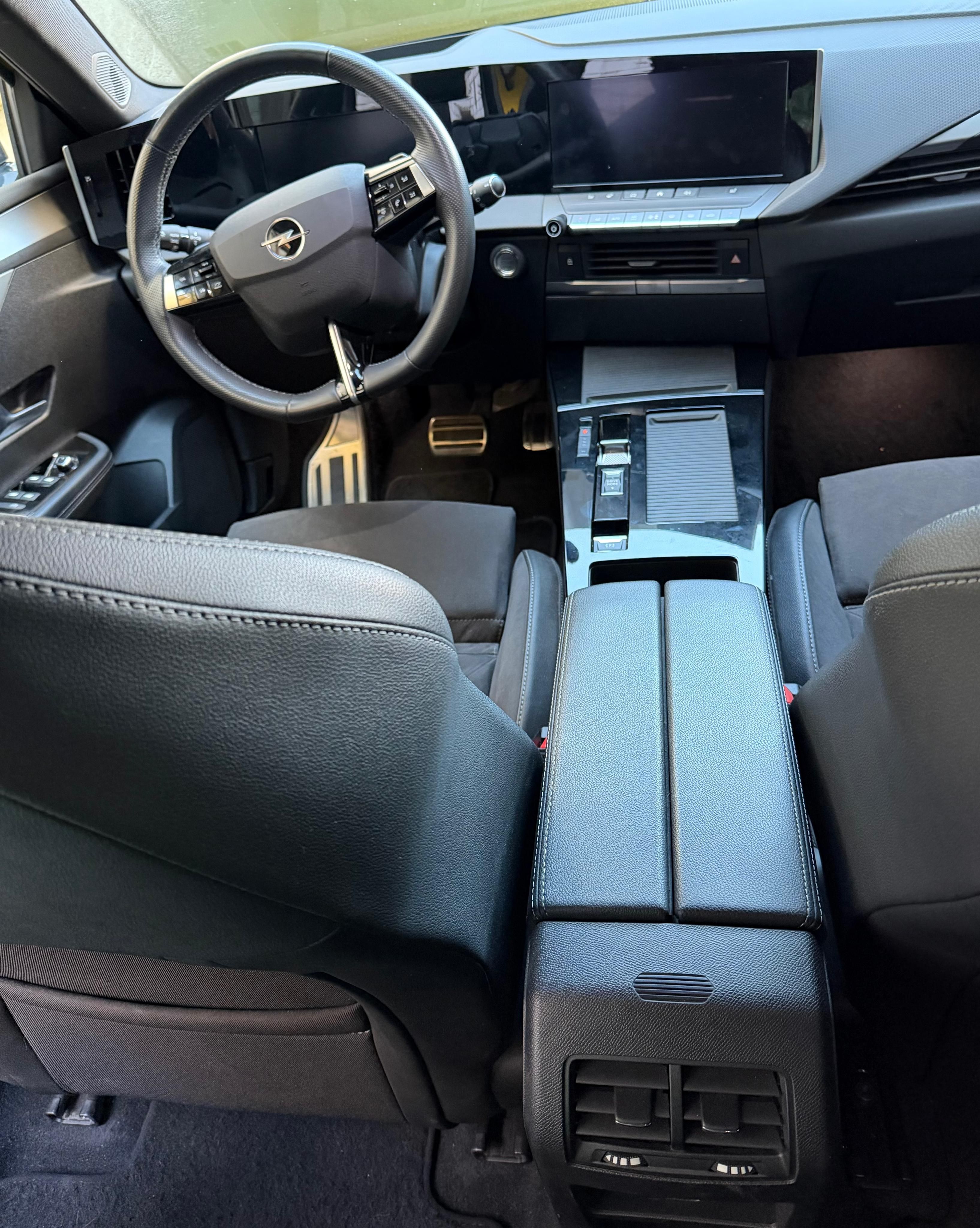 Opel Astra, Maximální výbava, jiný vzhled - fotka 6
