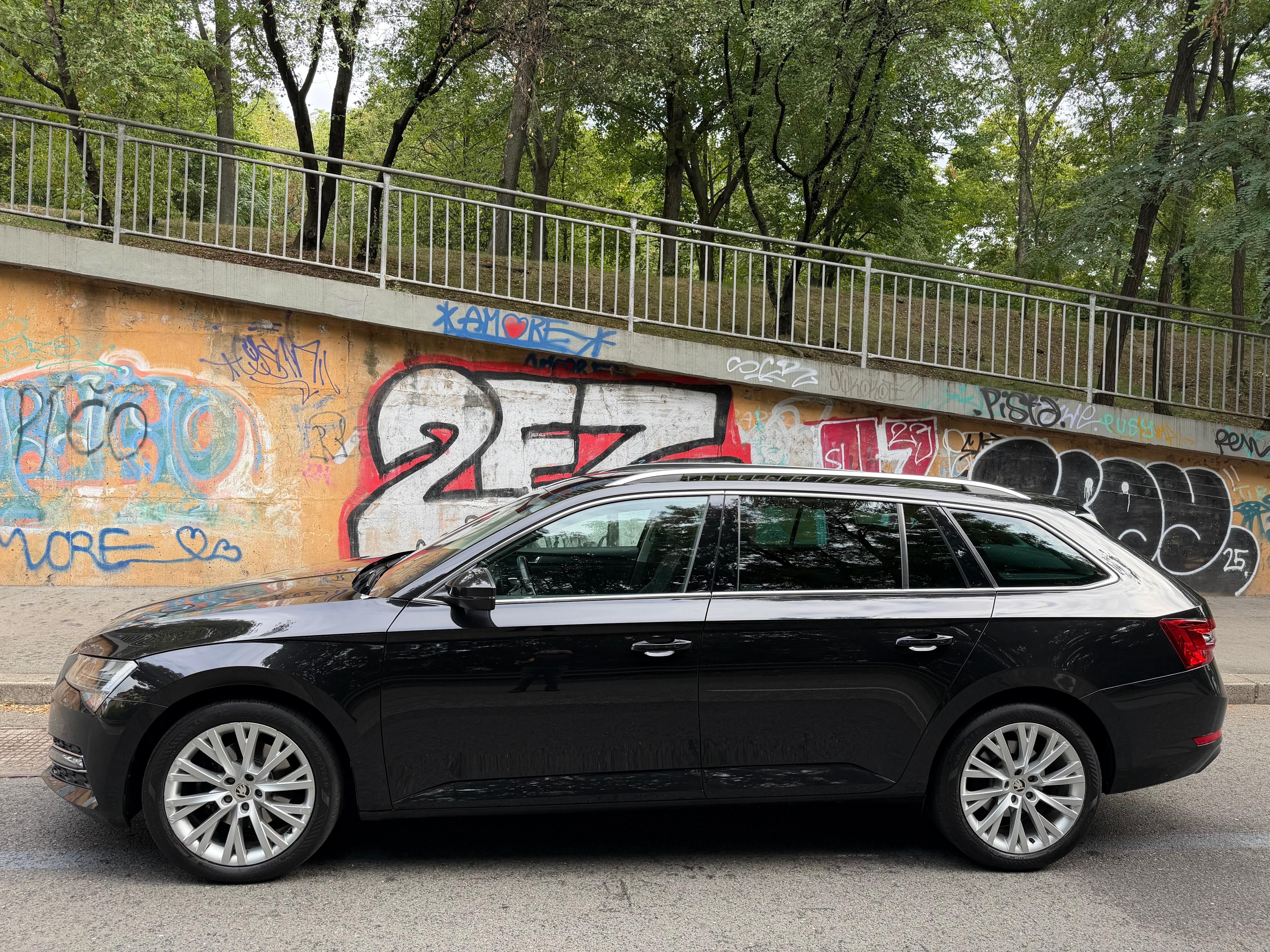 Škoda Superb, 2.0TDI DSG VÝBAVA JAKO L&K DPH - fotka 5