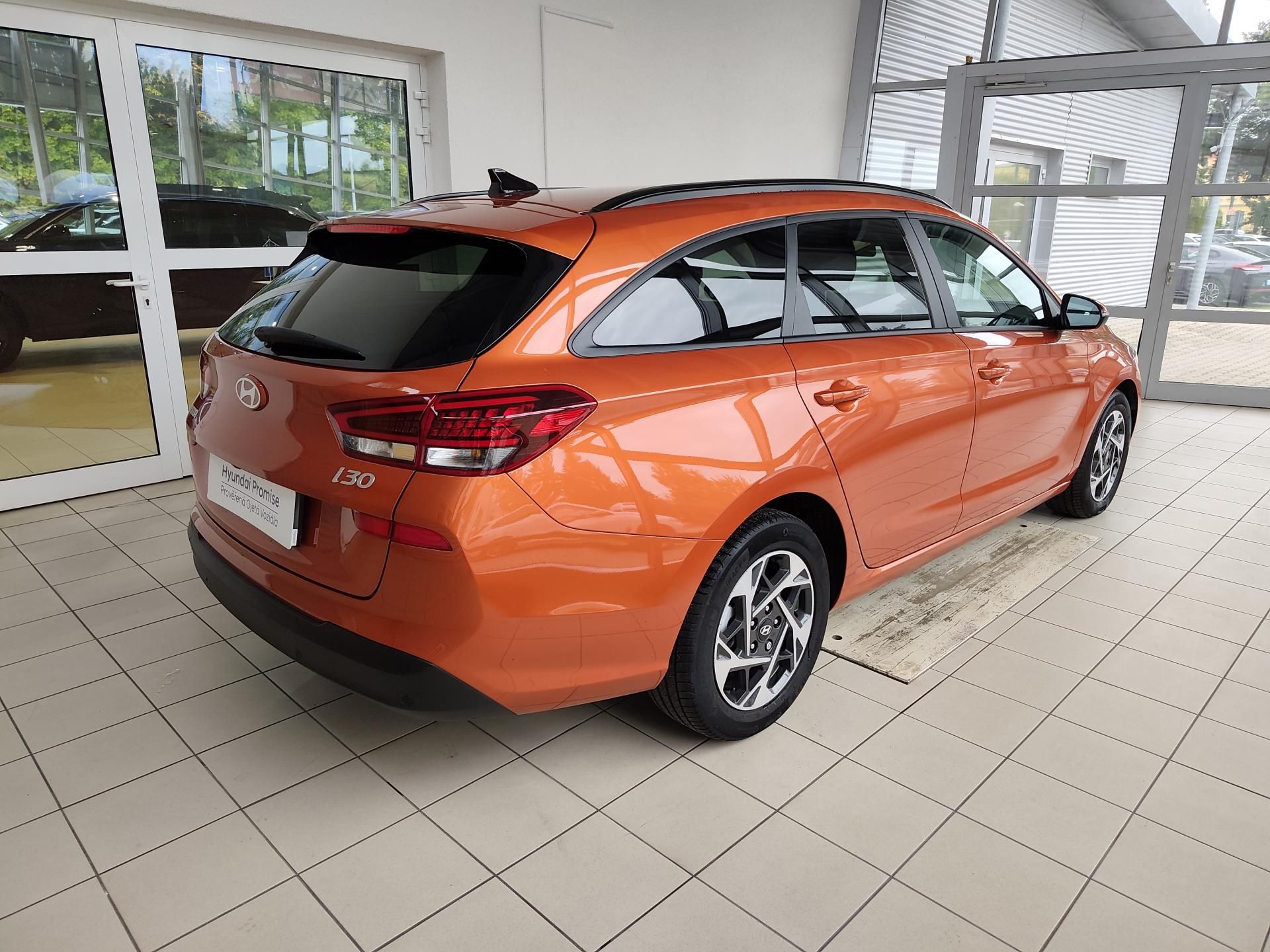 Hyundai i30, 1.0 T-GDi 74kW DCT Family - fotka 4