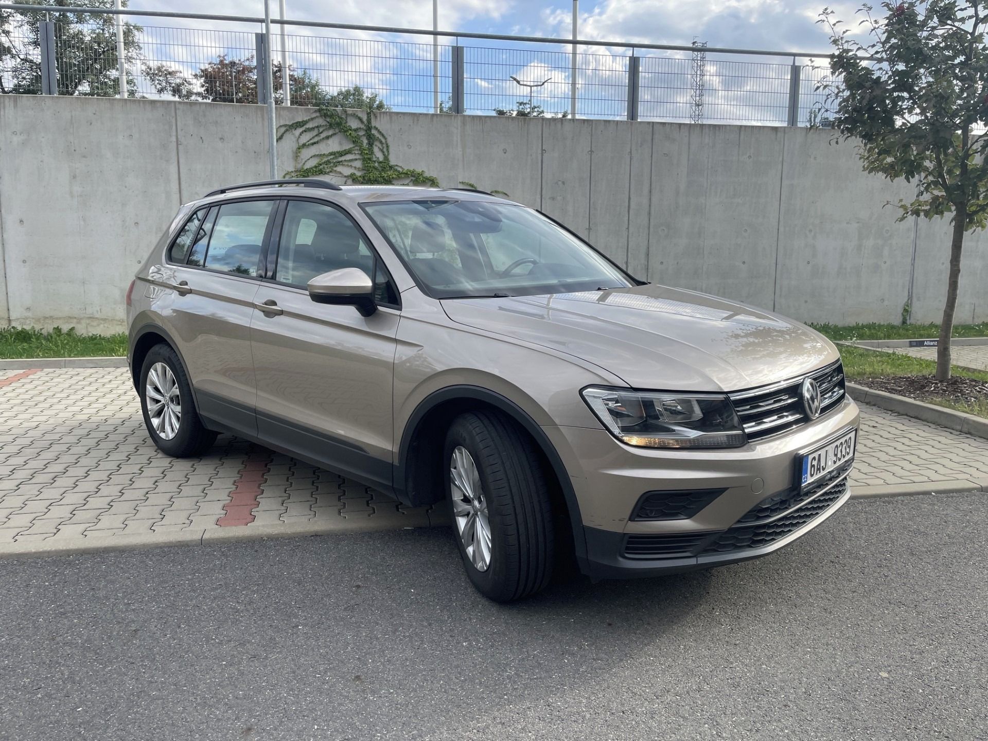 Volkswagen Tiguan, VW Tiguan 2.0 TDI-nehavarováno - fotka 2