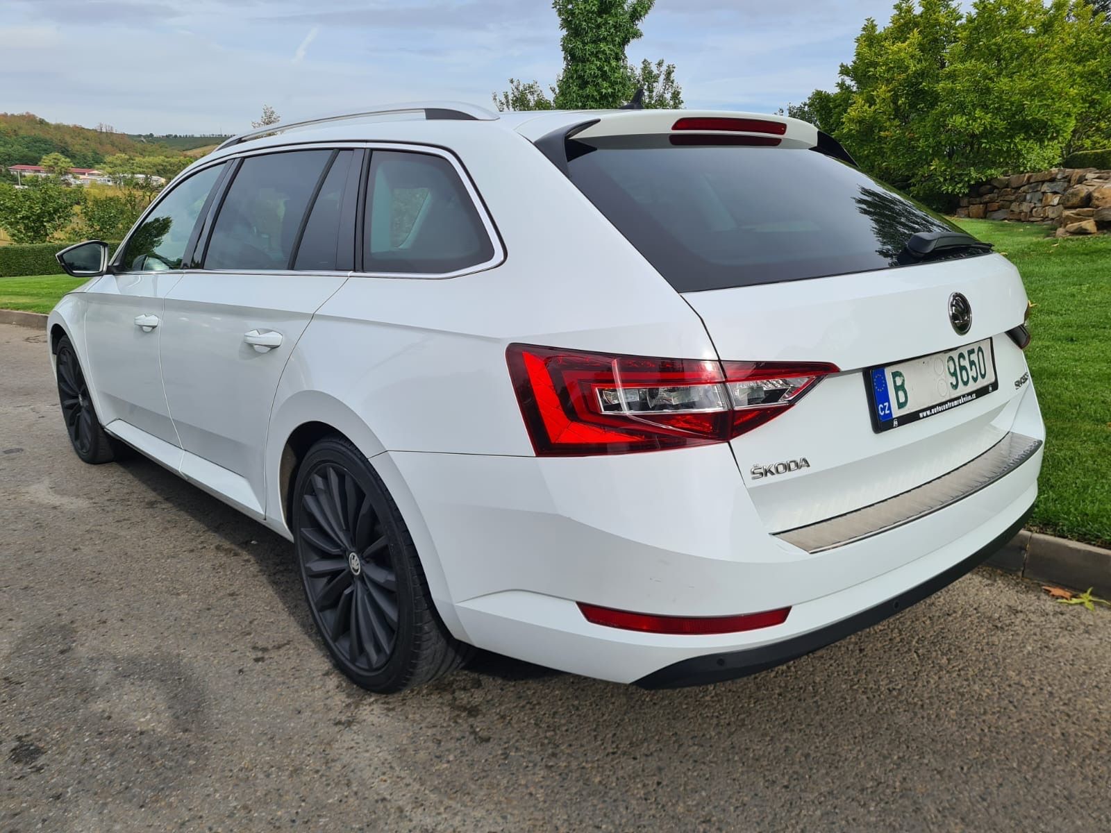 Škoda Superb, 1.6 TDi 88KW DSG NAV - fotka 4