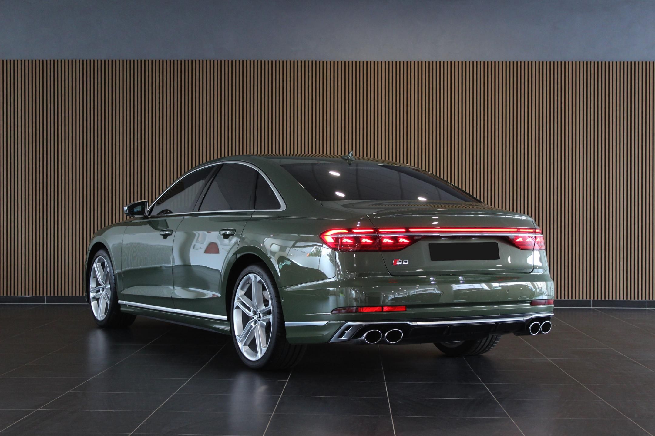 Audi S8, B&O-Adv. Carbon Matrix Pano TV - fotka 5