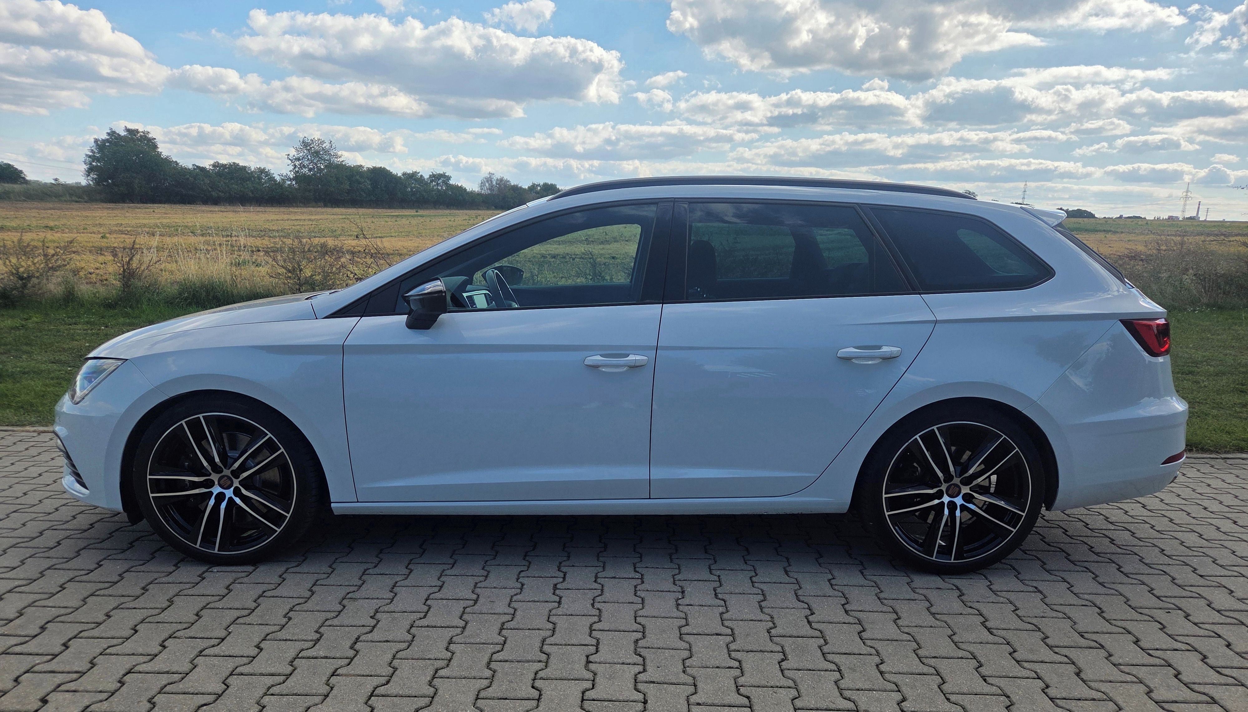 Seat Leon, Cupra 300 ST 4Drive - fotka 5