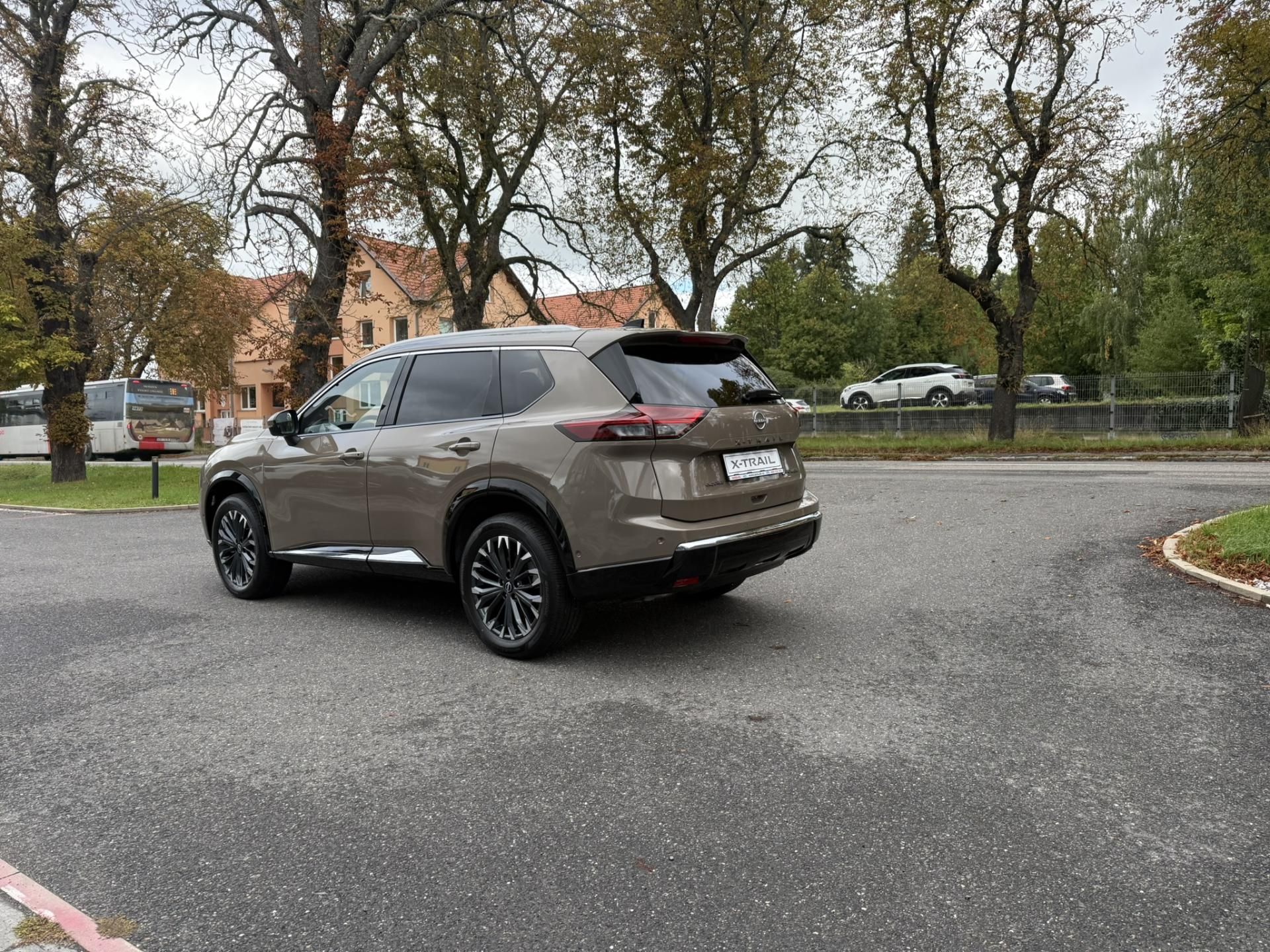 Nissan X-Trail, e-POWER,e-4O, 4WD, TEKNA, BOSE - fotka 3