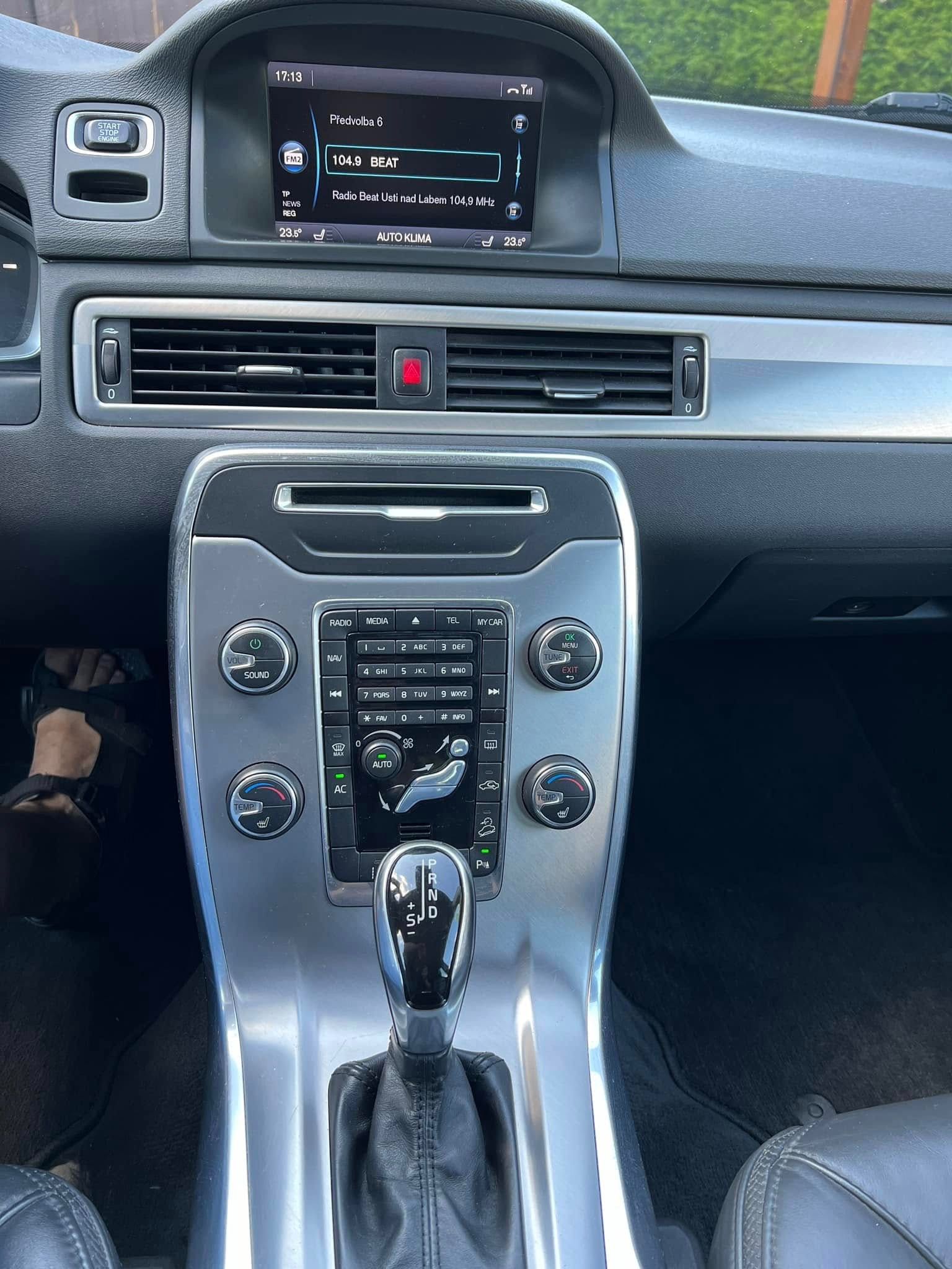 Volvo XC70 - fotka 3