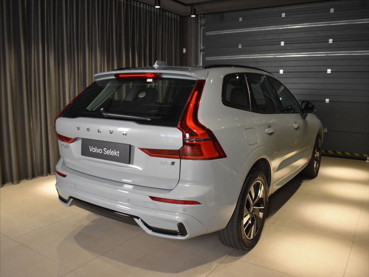 Volvo XC60, 2,0 B5 AWD PLUS BLIS,Bezklíč - fotka 4