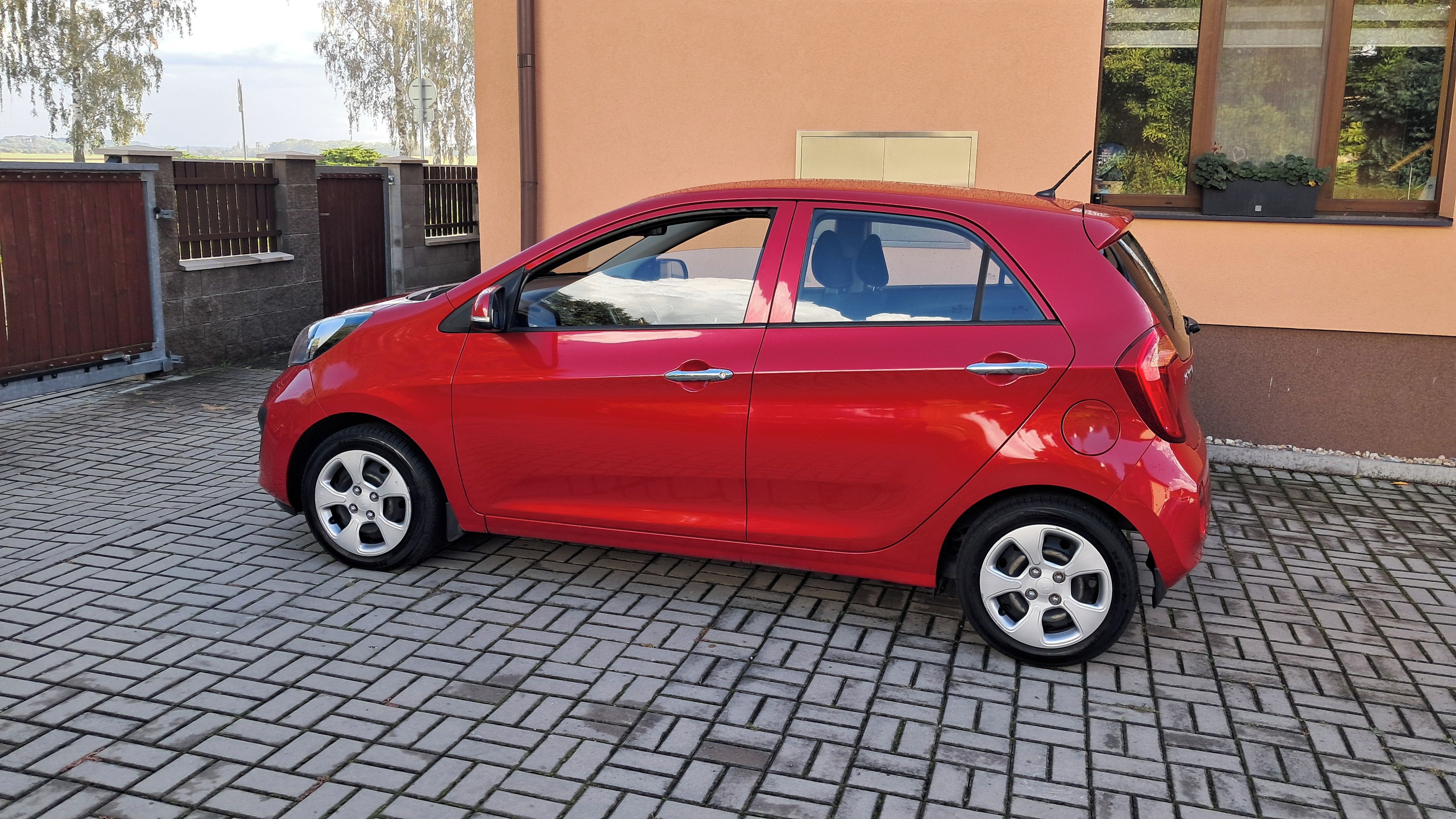 Kia Picanto, 1.2i / AUTOMAT / najeto 80 000 - fotka 6