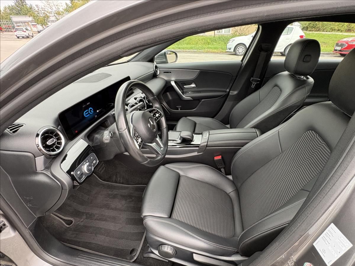 Mercedes-Benz Třídy A, 1,3 250e Full Led,Navi,Výhřev - fotka 3