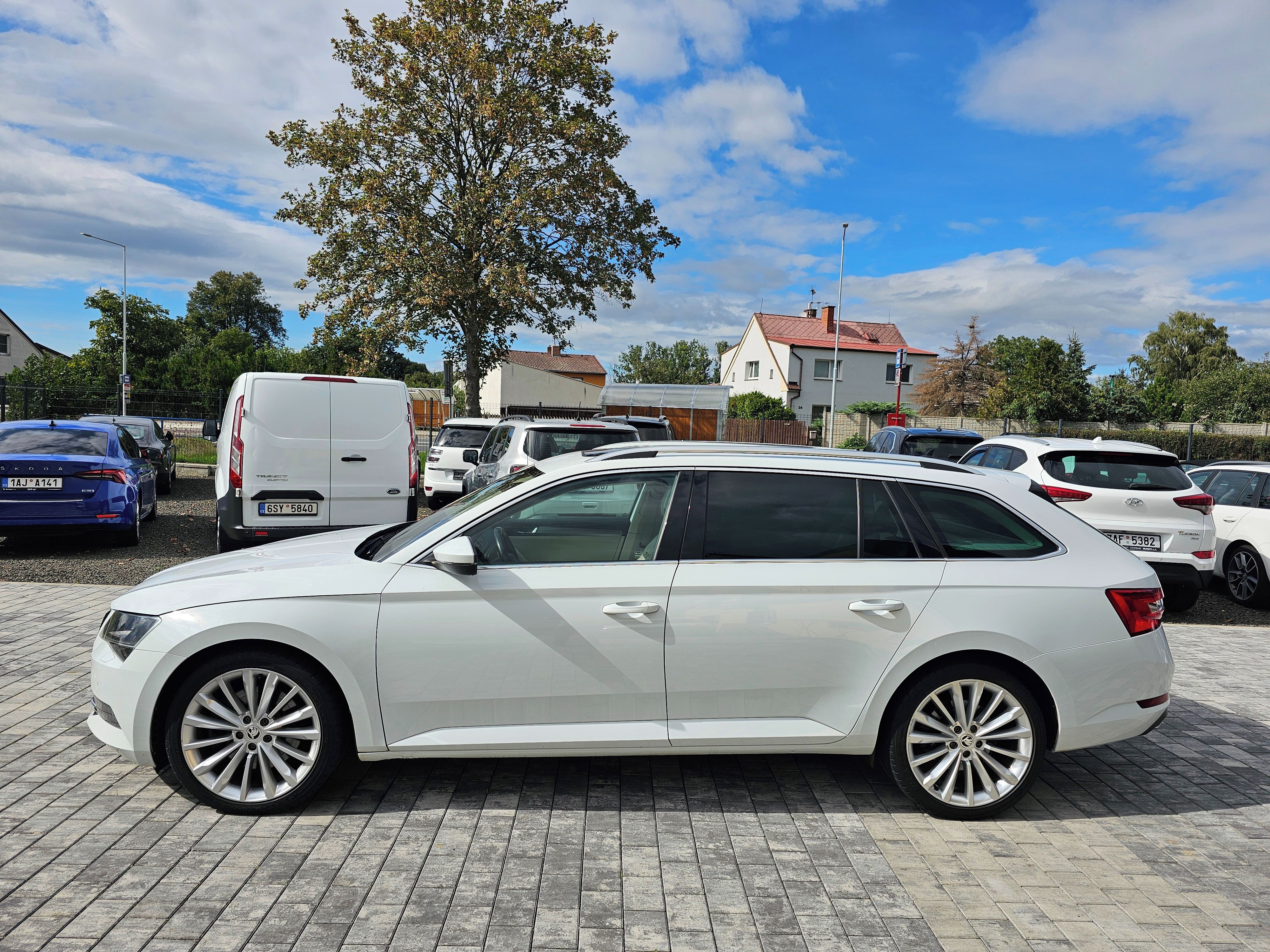 Škoda Superb, 2.0TSI,DSG,4x4,světlý interiér - fotka 6