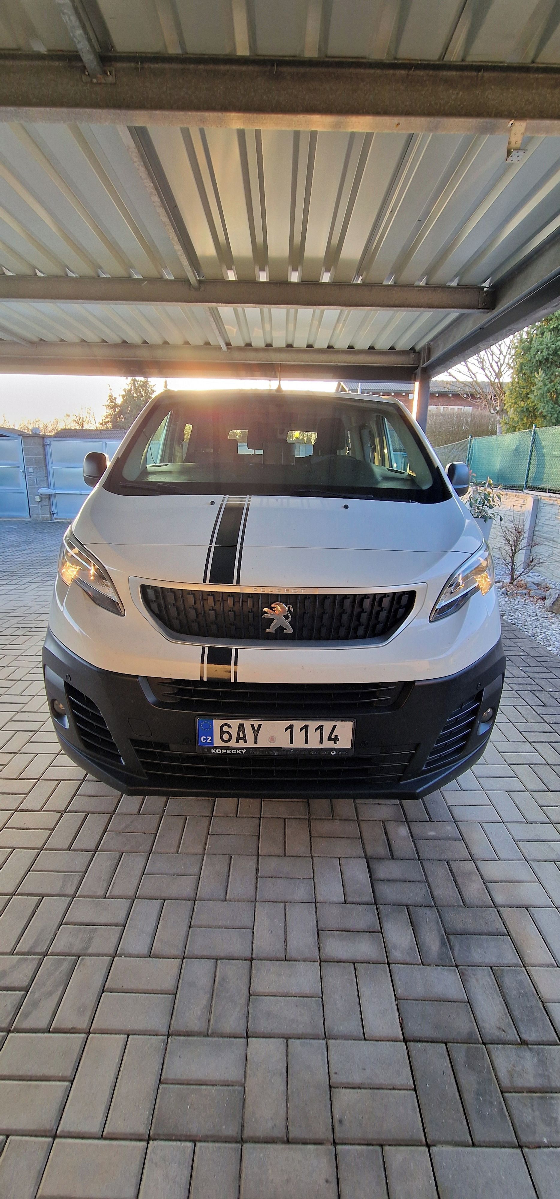 Peugeot Traveller, Po slevě 110 000kč!!! - fotka 5