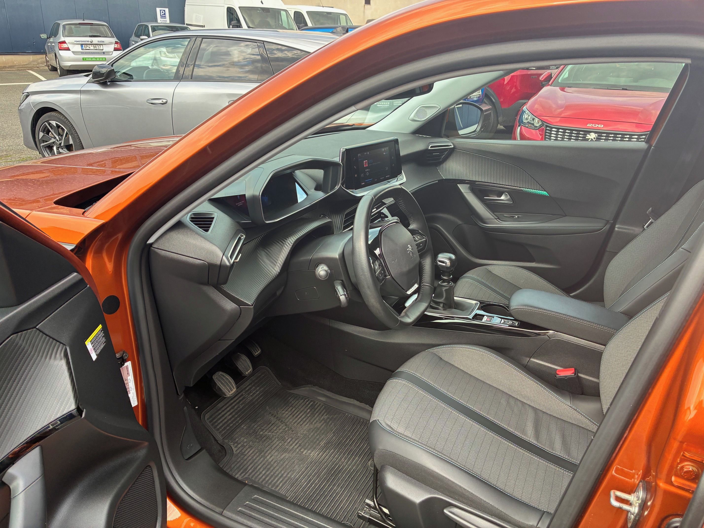 Peugeot 2008, 1,2 PureTech Active Pack  82k - fotka 5