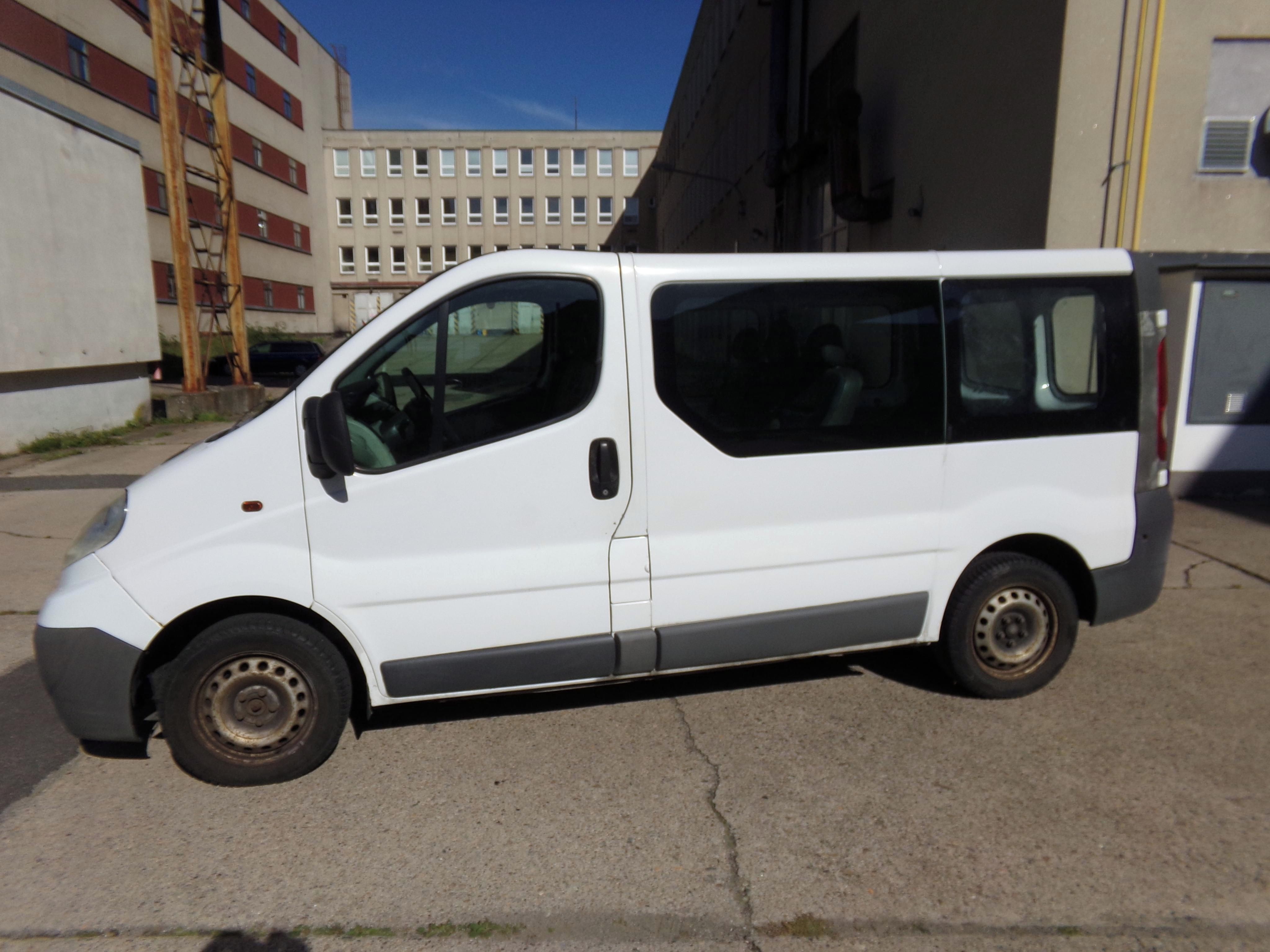 Opel Vivaro, 2.0CDTi 6míst - fotka 2
