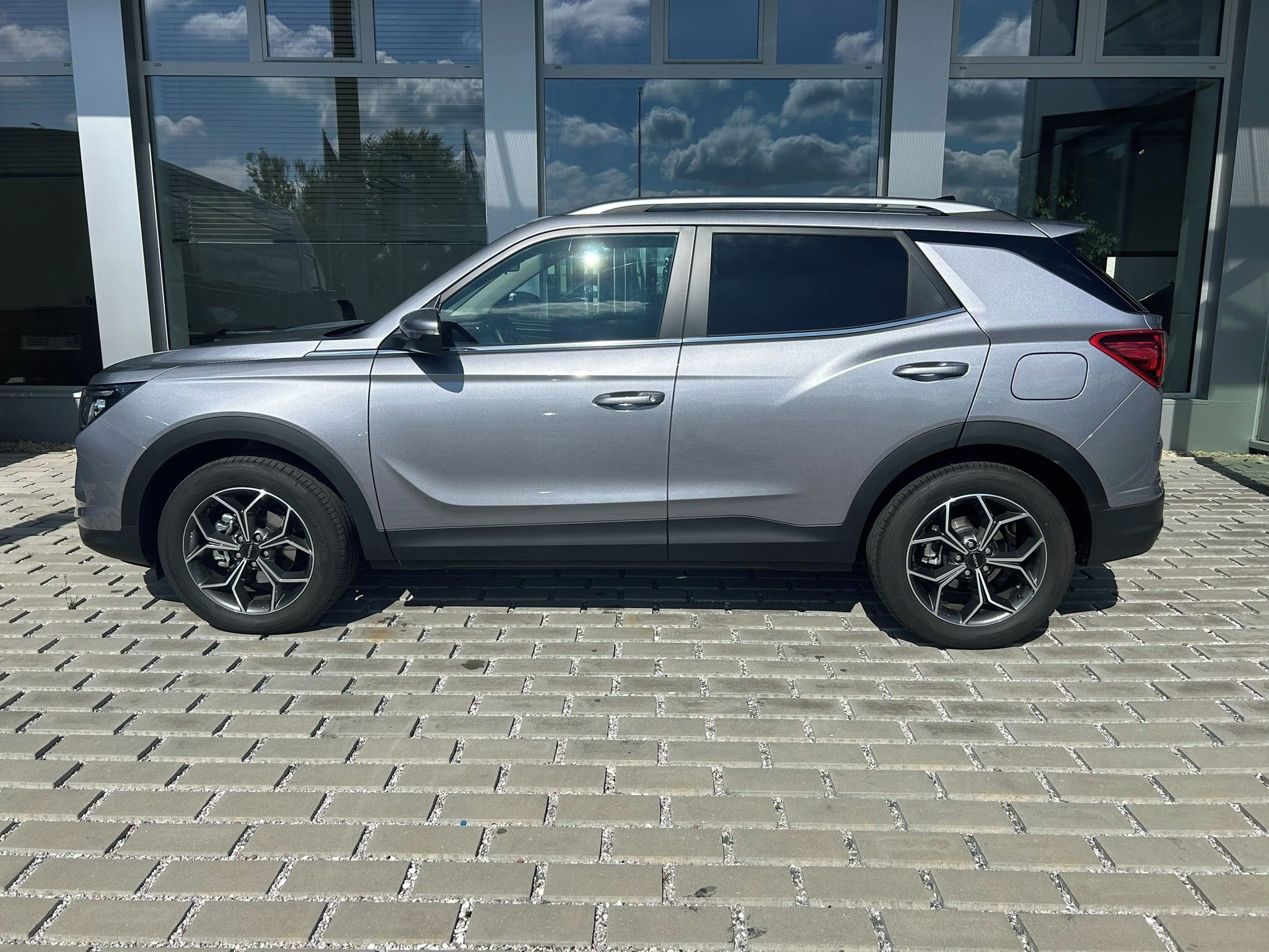 KGM Korando, 1.5T-GDI SMART AUT - fotka 4