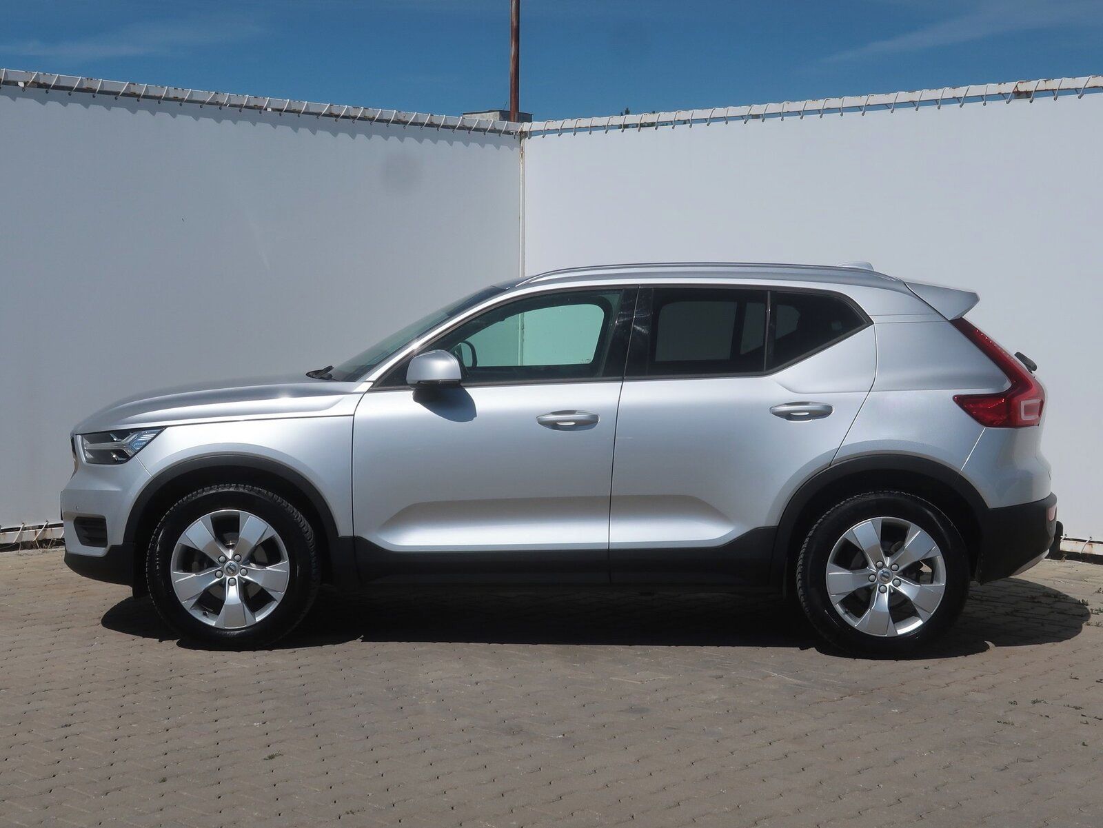 Volvo XC40, D3 - fotka 3