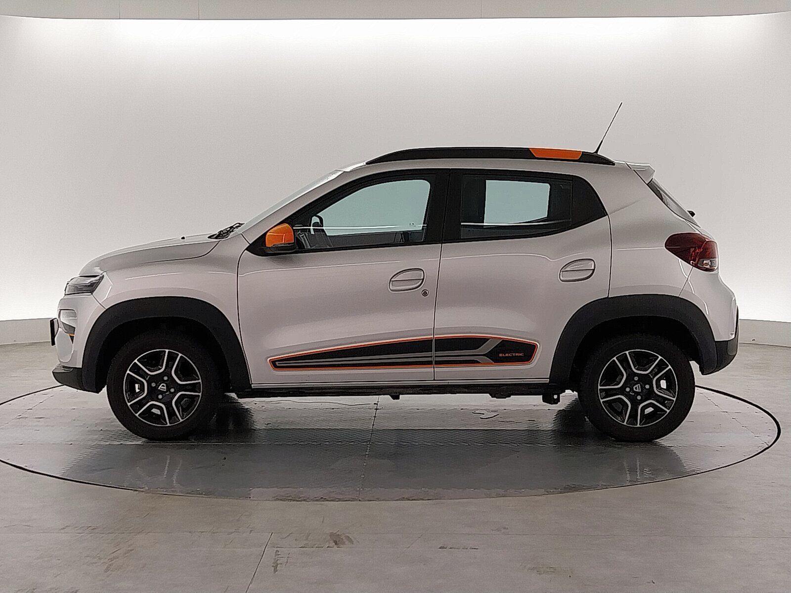 Dacia Spring, Electric 45 (27 kWh), SoH 91% - fotka 3