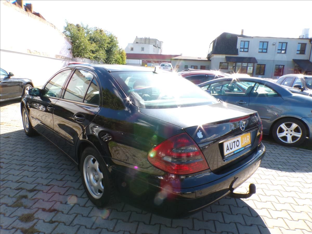 Mercedes-Benz Třídy E, 2,7 CDI  TAŽNÉ ZAŘÍZENÍ,AUTOMA - fotka 4