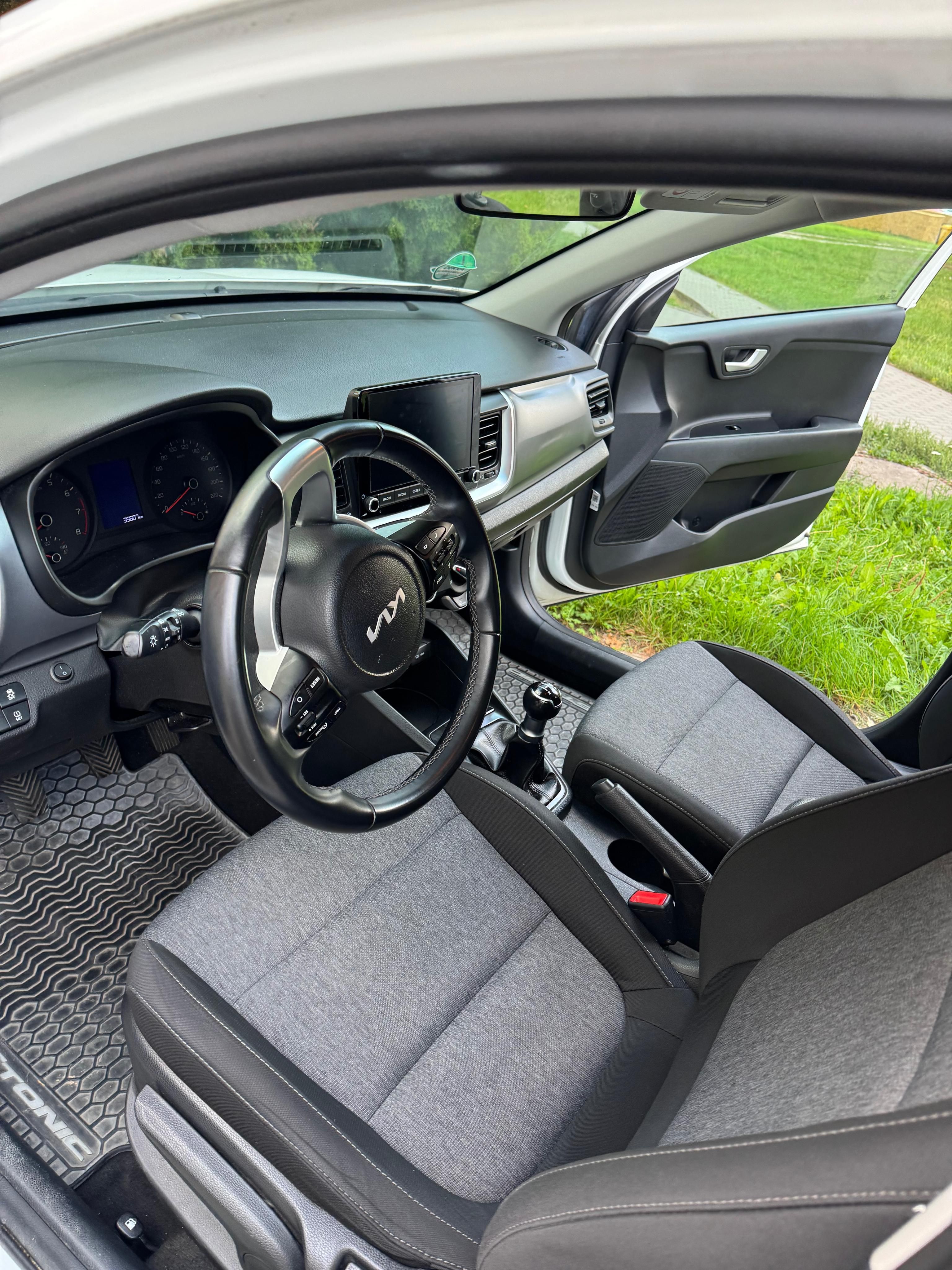 Kia Stonic - fotka 3