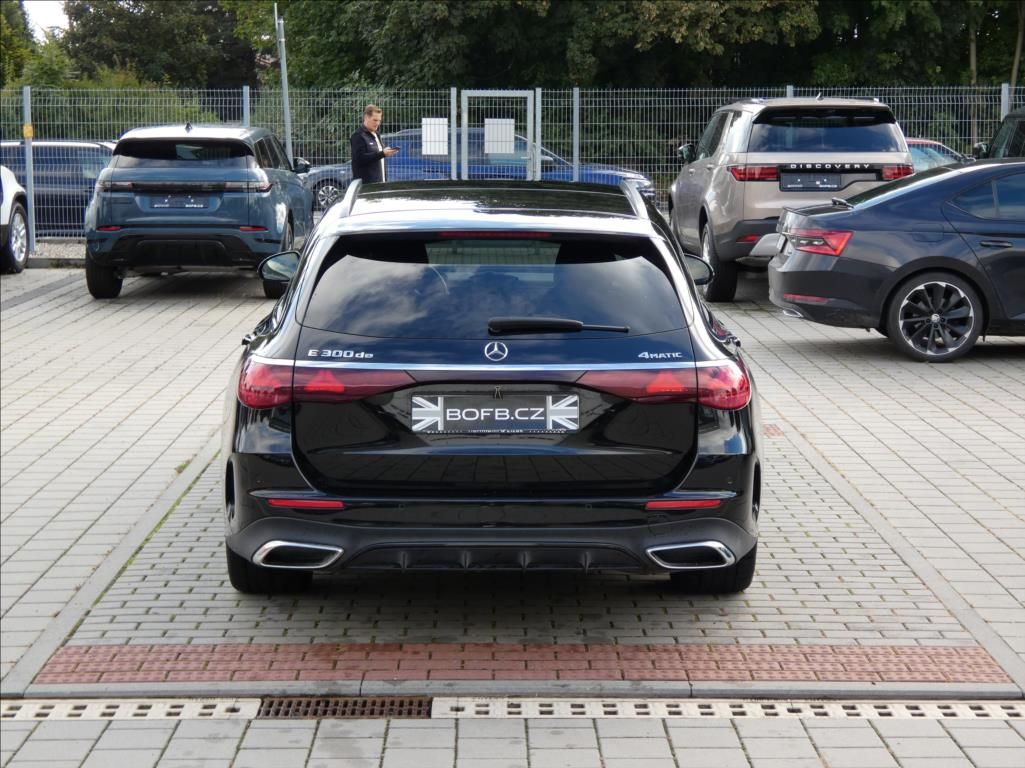 Mercedes-Benz Třídy E, 2,0 300de 4M,1Maj, ČR, DPH - fotka 6
