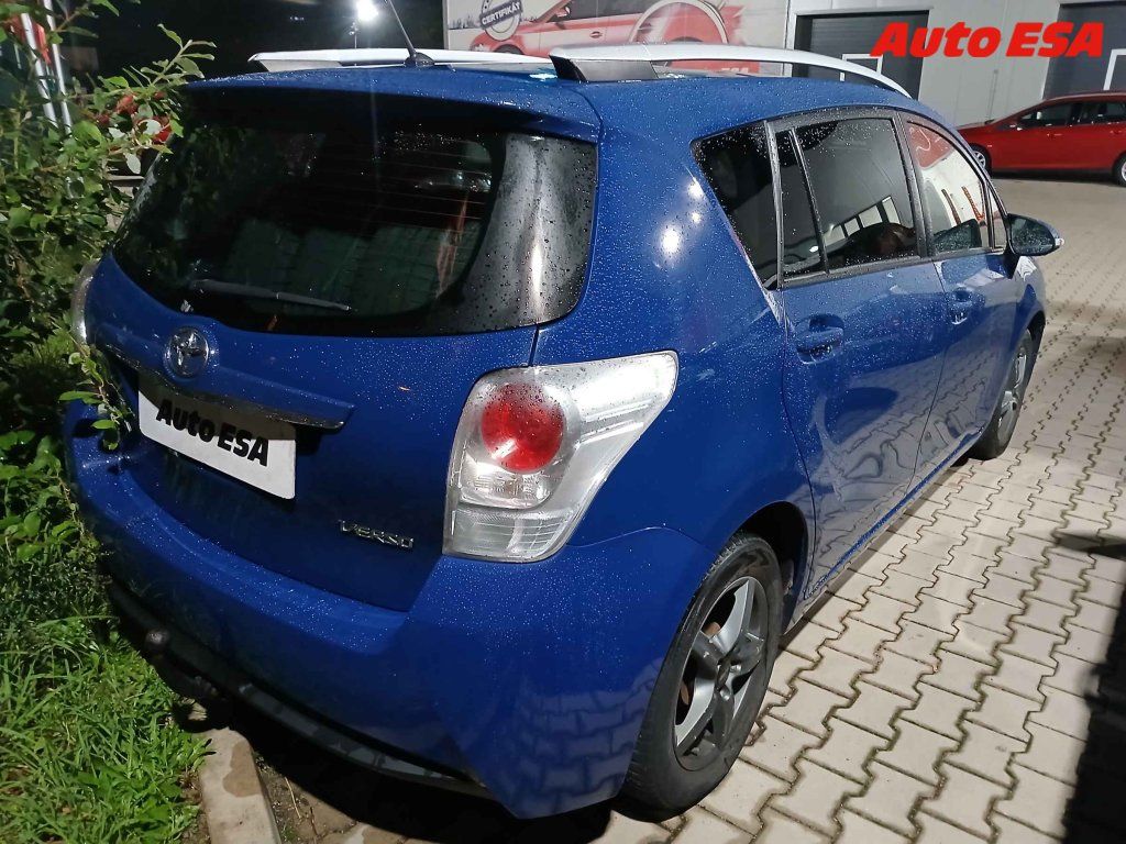 Toyota Verso, 1.8i,1.maj,ČR,autoAC,temp - fotka 2