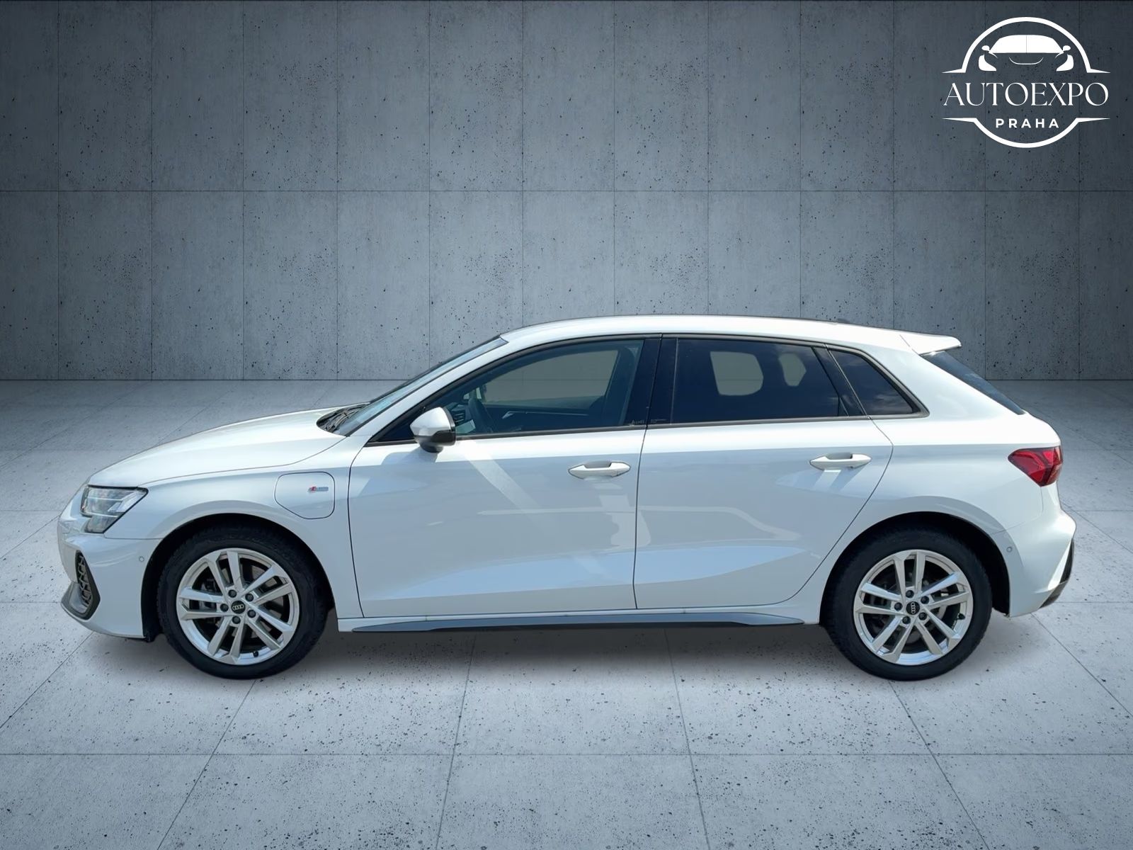 Audi A3, Sportback TFSI e S line - fotka 2