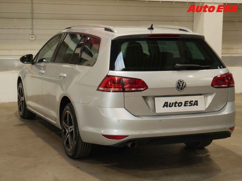 Volkswagen Golf, 1.6TDI,ČR,navi,autoAC - fotka 4