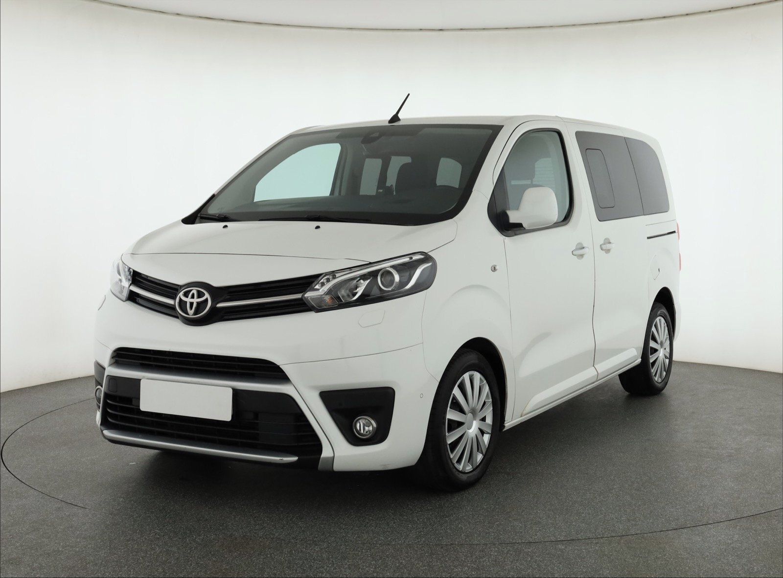 Toyota Proace Verso, 2.0 D-4D, Family, 5 míst - fotka 3
