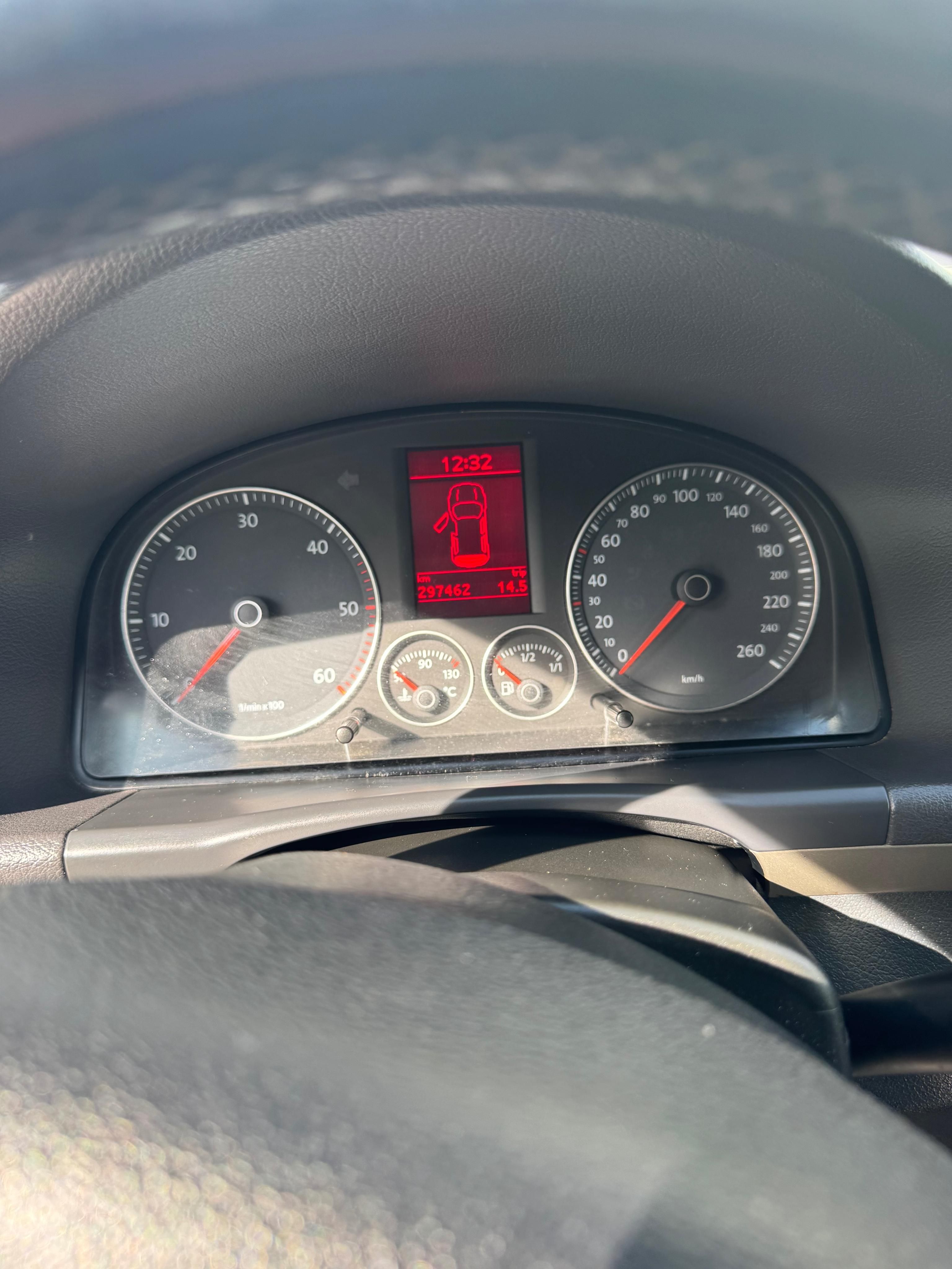 Volkswagen Touran - fotka 3