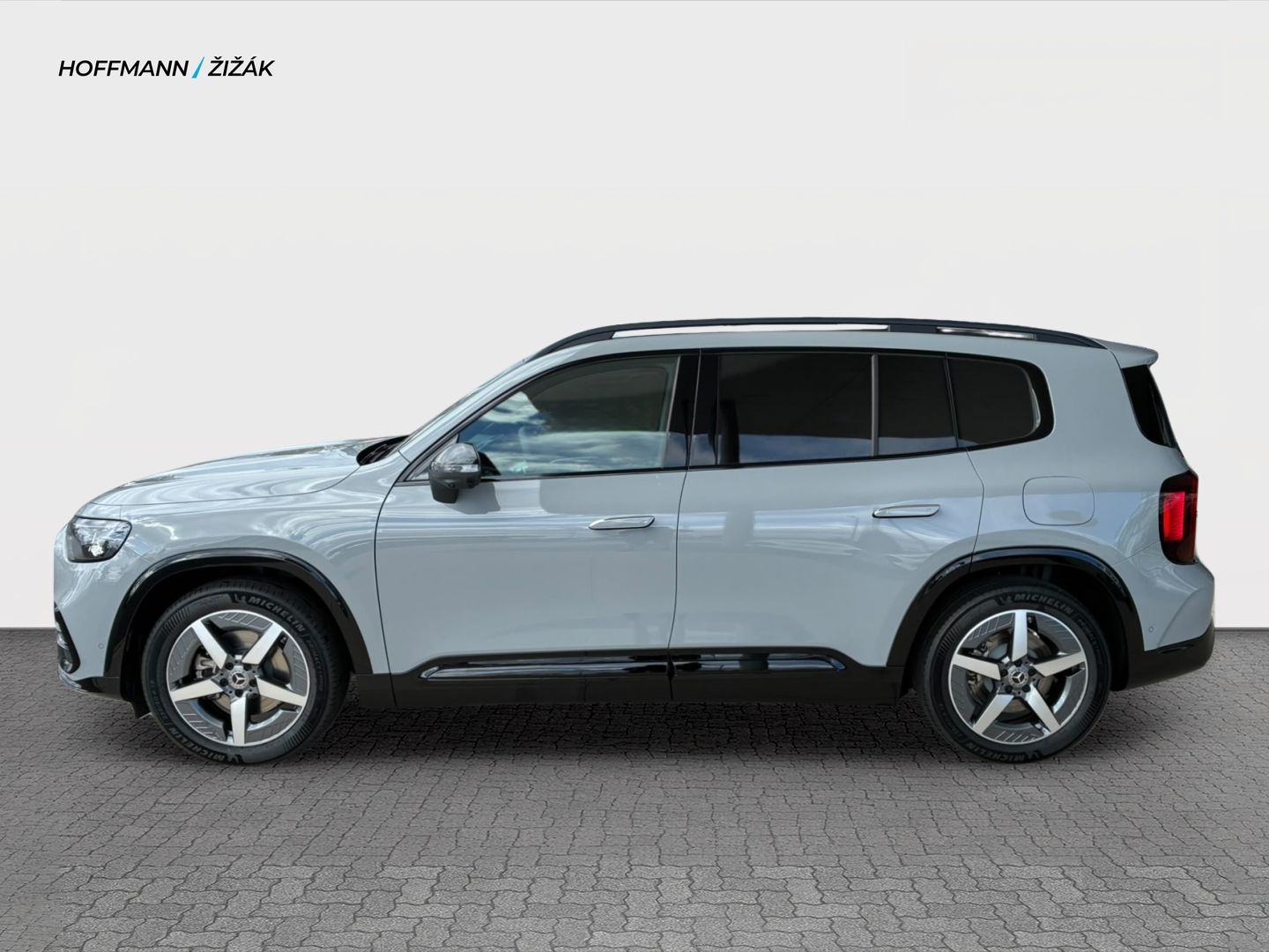 Mercedes-Benz GLB, 220 4MATIC - fotka 6