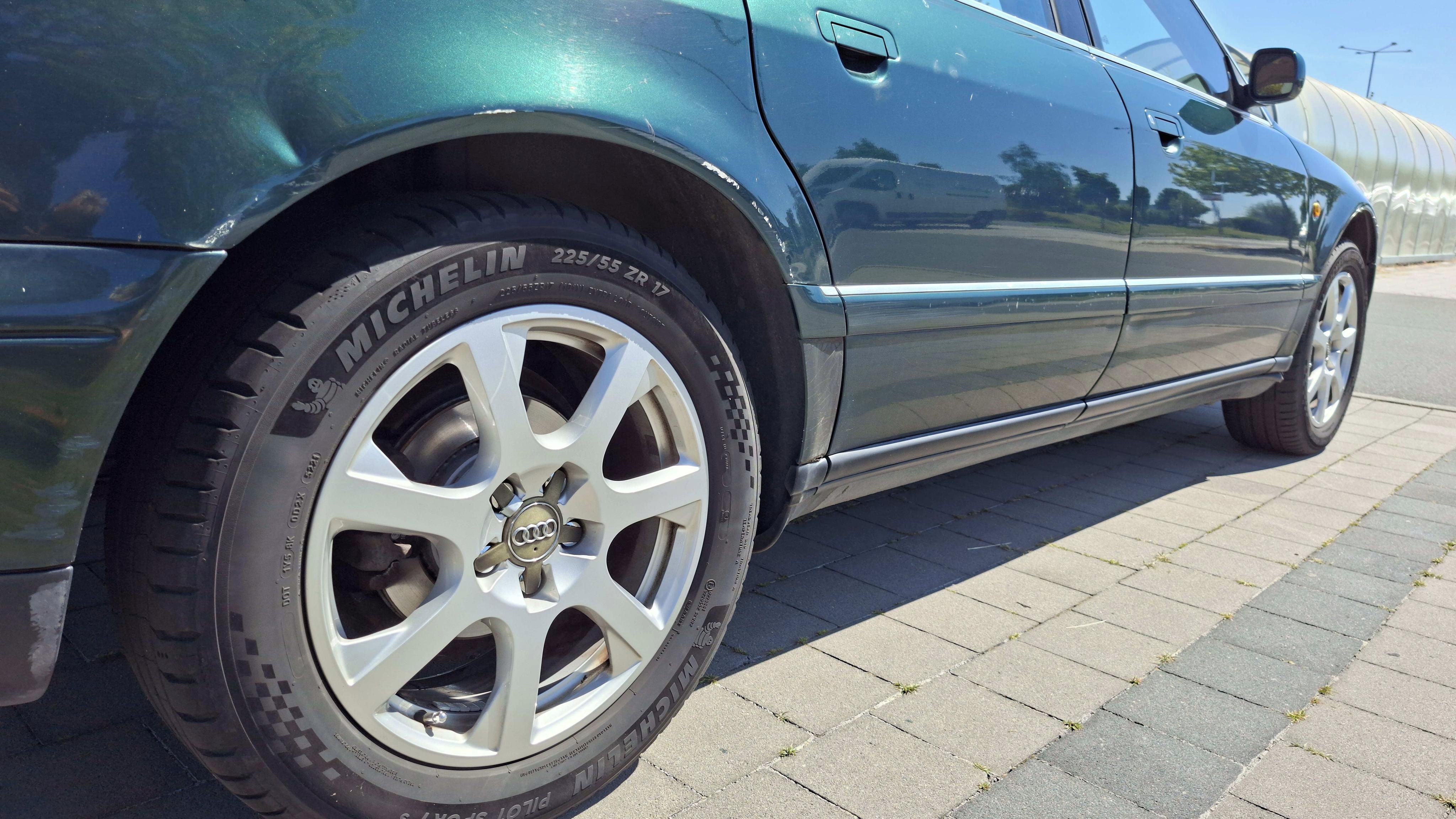 Audi A8, D2 4.2 220 kW, automat - fotka 6