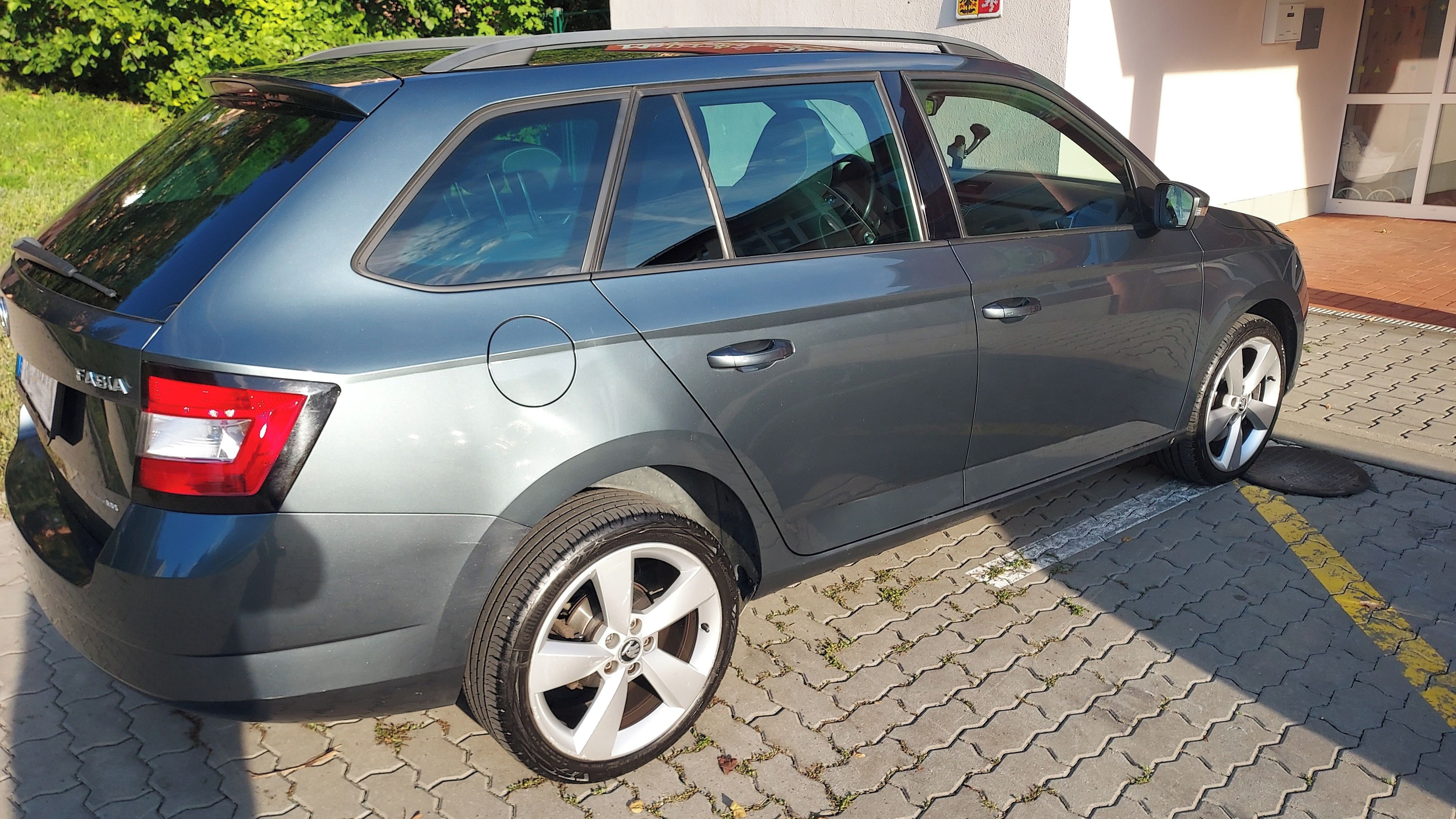 Škoda Fabia, 1.2 TSI  !!!! čtyřválec !!!! - fotka 5