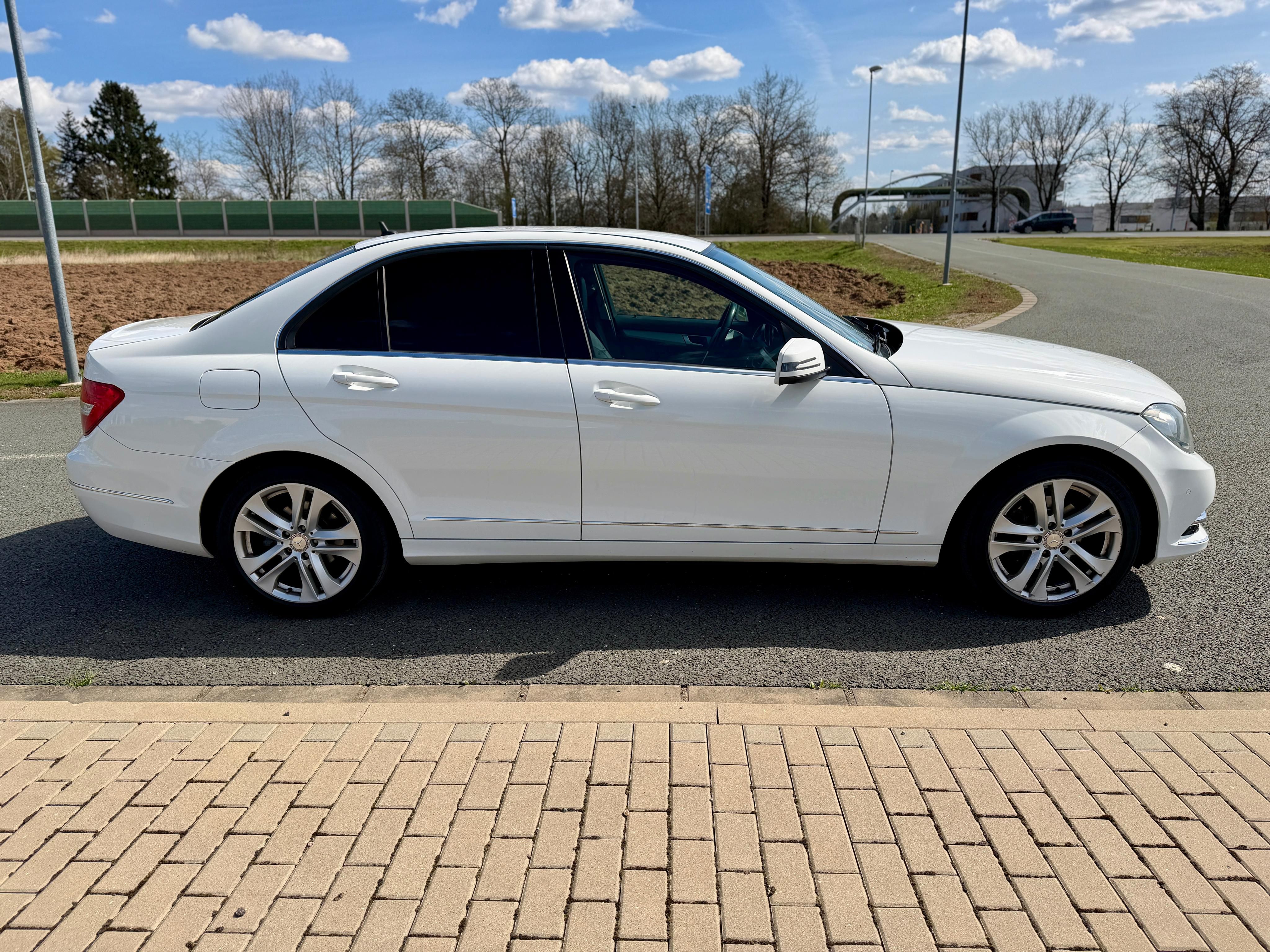 Mercedes-Benz Třídy C, 180 CGI NAVIGACE SERVISKA - fotka 6