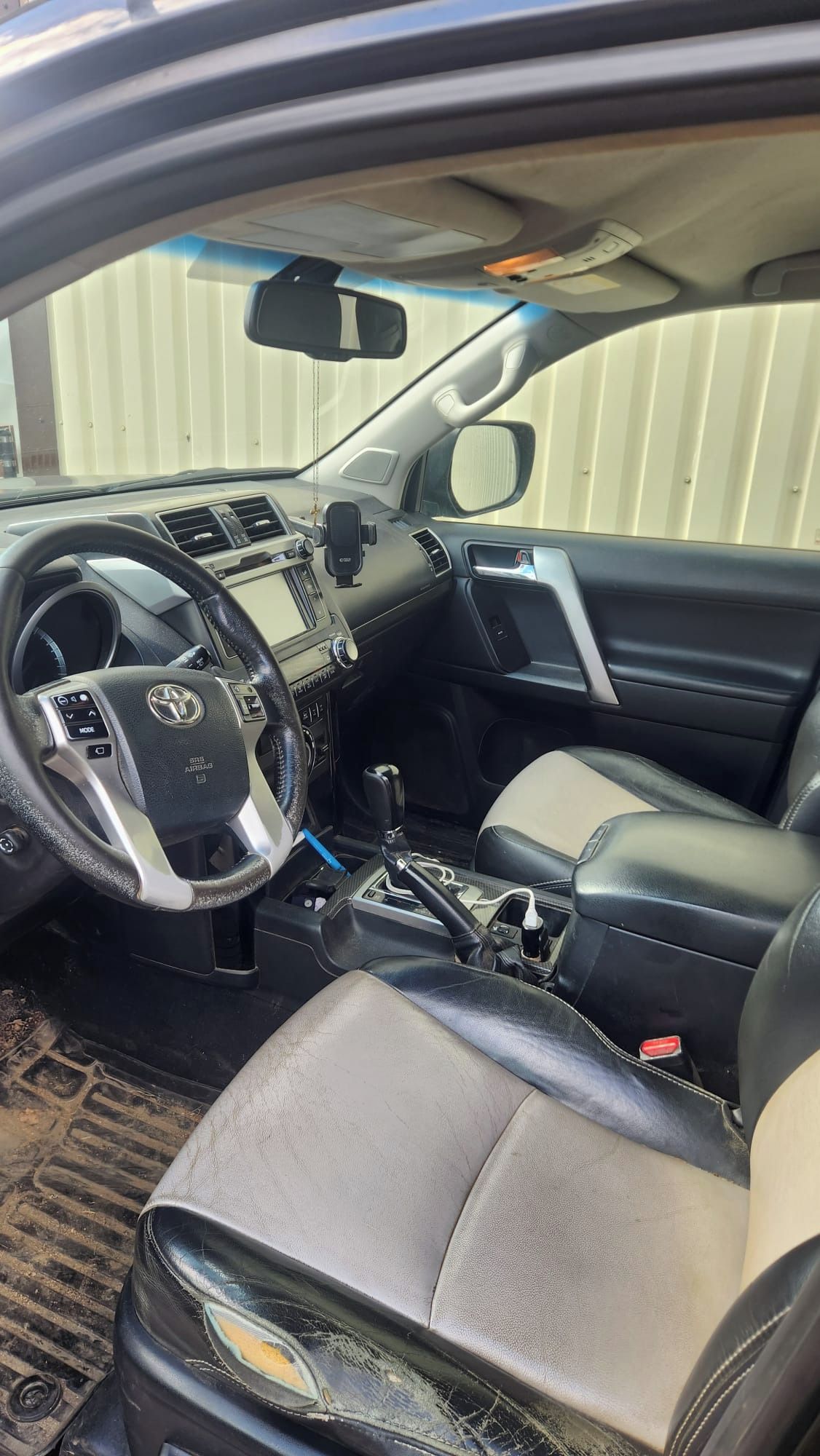 Toyota Land Cruiser, Toyotu Land Cruiser 3.0 D - fotka 4