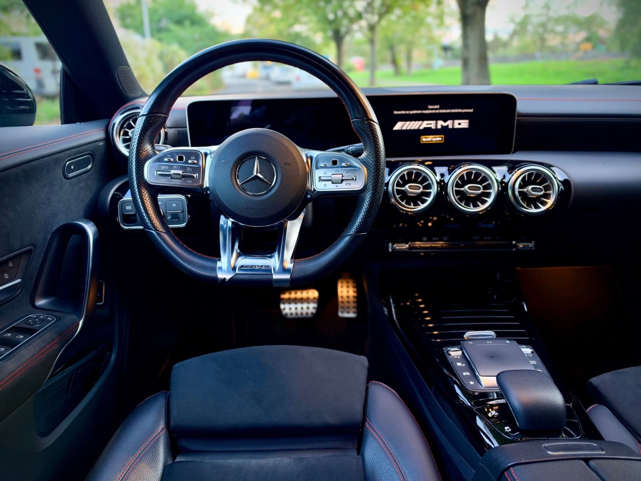 Mercedes-Benz CLA, Mercedes-AMG CLA 35 4MATIC Sho - fotka 6