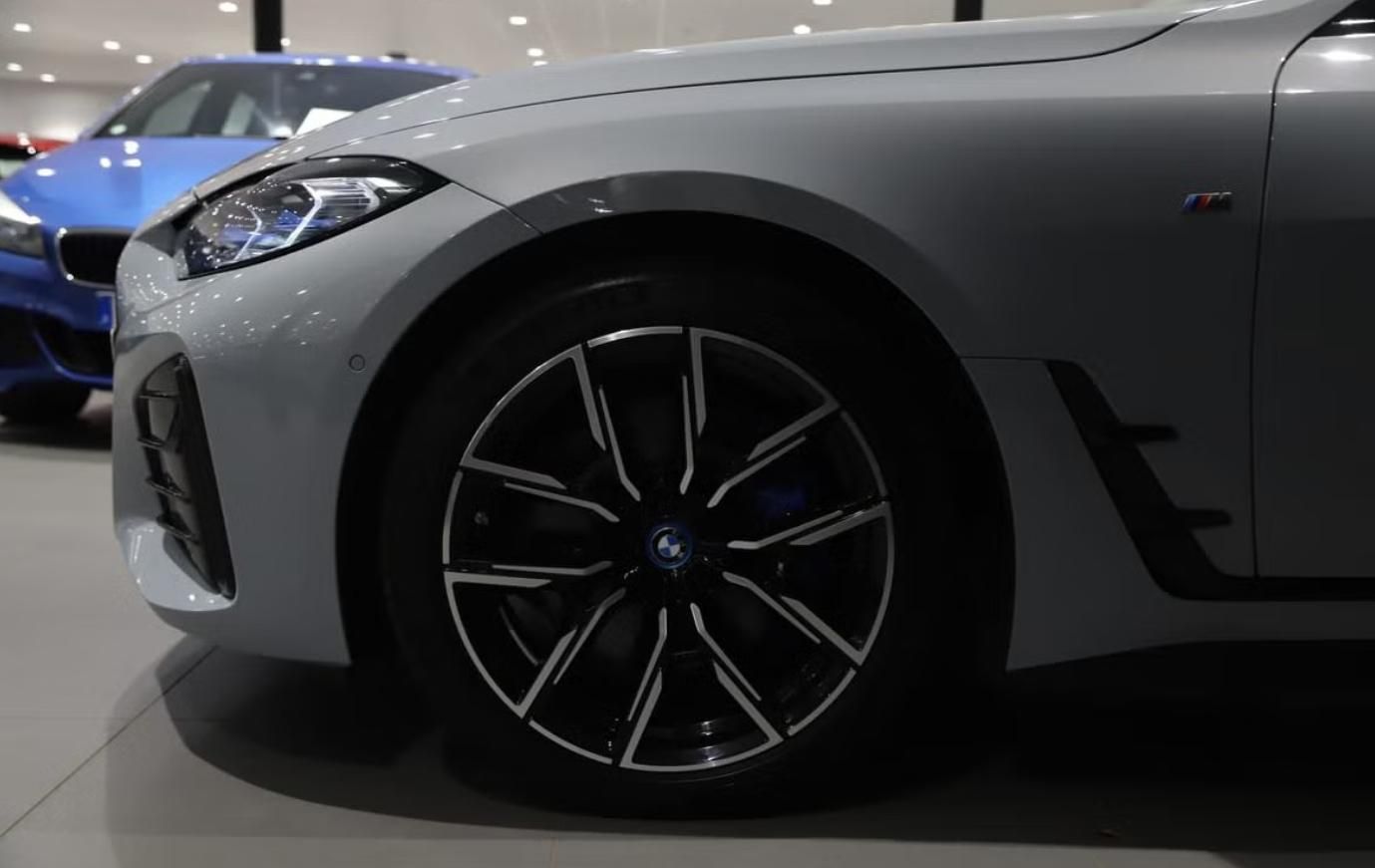 BMW i4, M50 xDrive GC 360k Tažné Laser - fotka 5