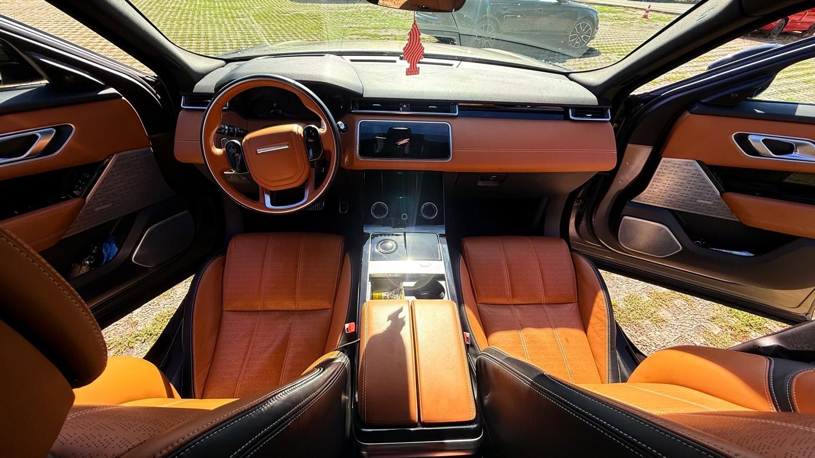 Land Rover Range Rover Velar, Range Rover Velar 2.0 benzín - fotka 3
