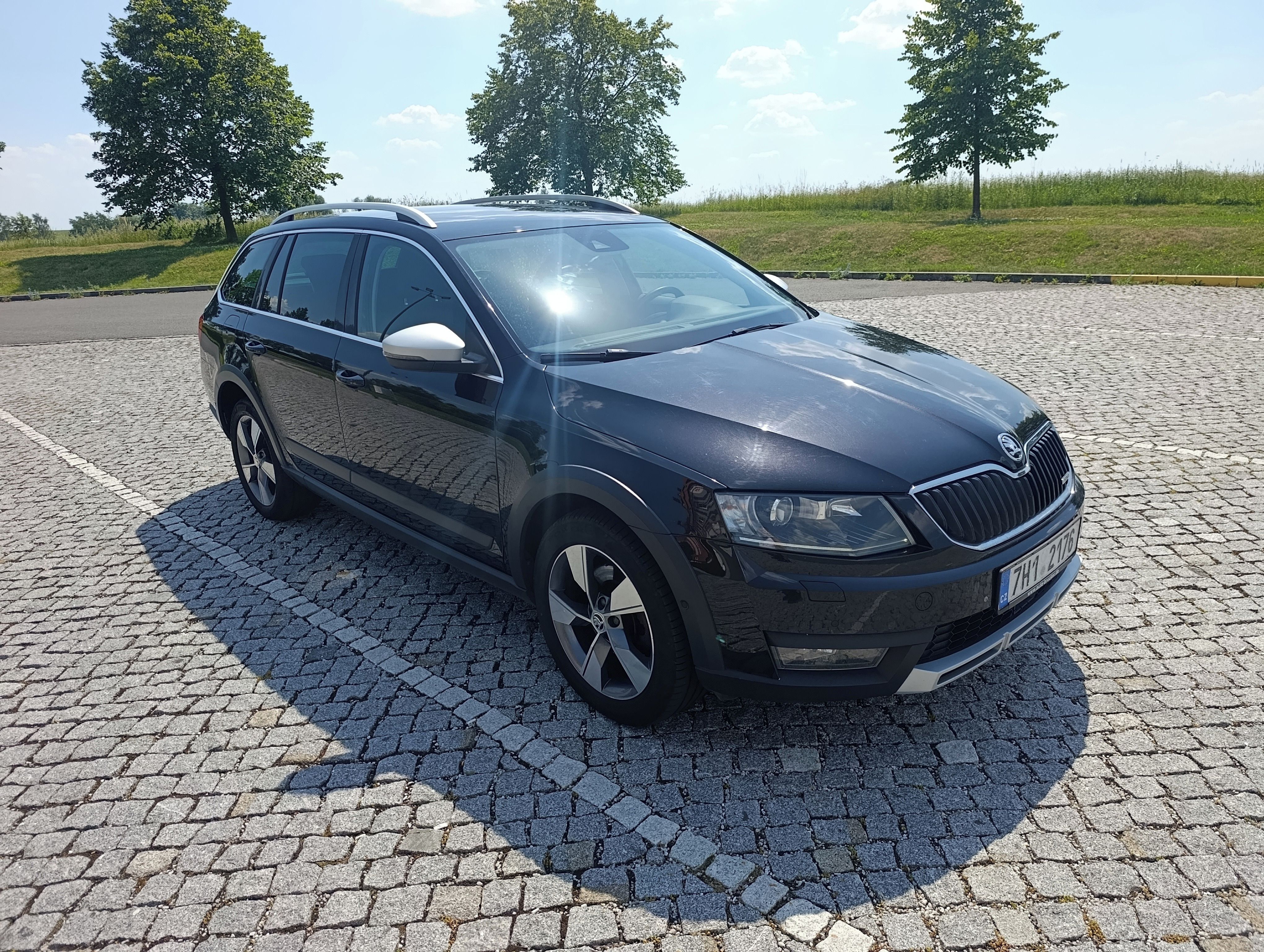Škoda Octavia, Scout, DSG, 135 kW, 4X4 - fotka 3