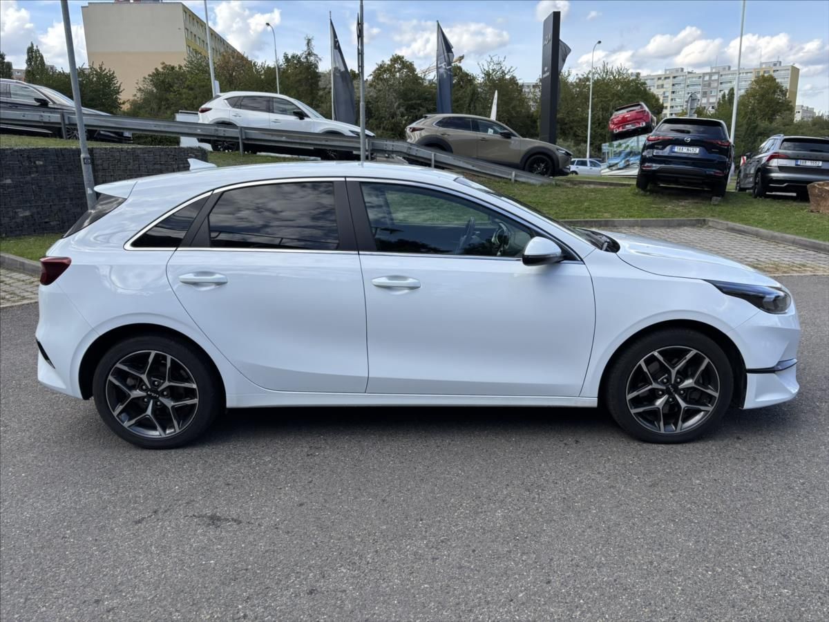 Kia Cee´d, 1,5 TGDi AT TOP ZÁRUKA CARPLAY - fotka 6