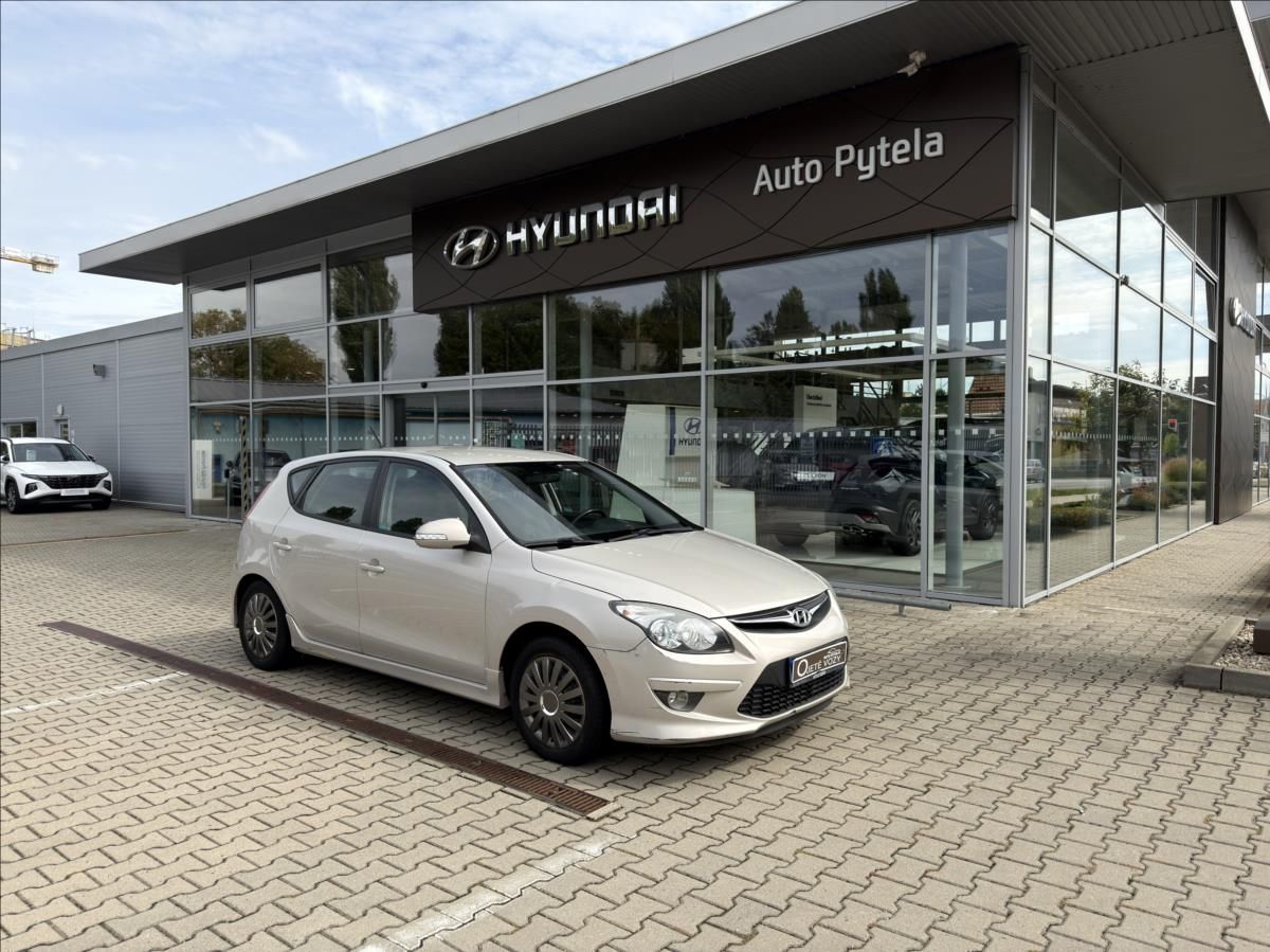 Hyundai i30, 1,4 MPi, MT  Trikolor Plus