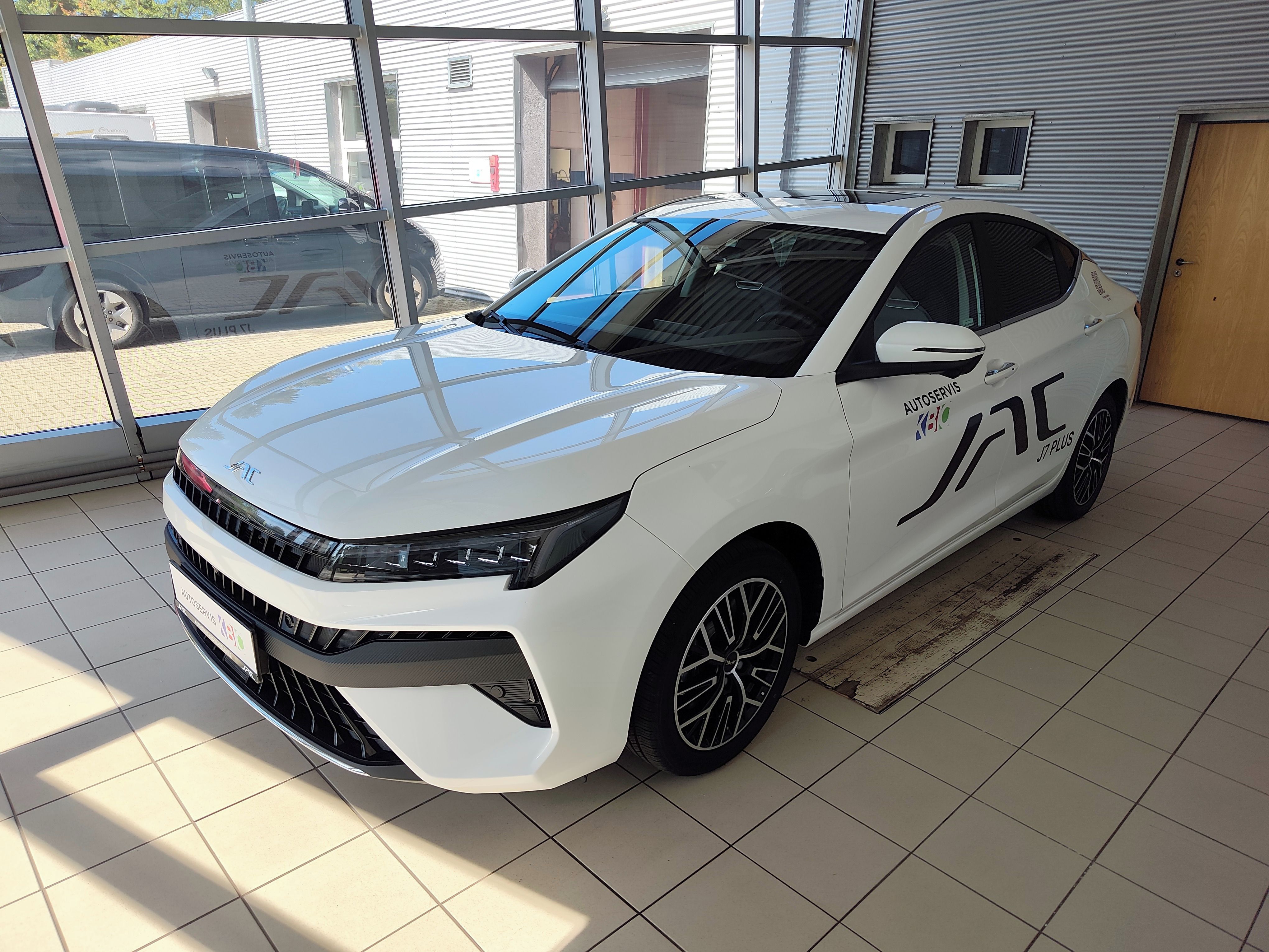 JAC J7PLUS, 1,5T 100KW AT