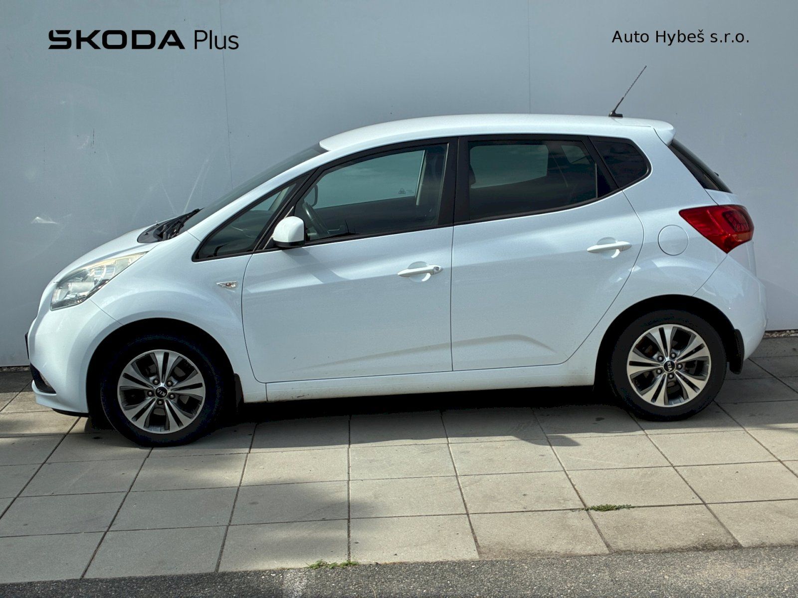 Kia Venga, 1,4 CVVT / 66 kW TOP - fotka 3