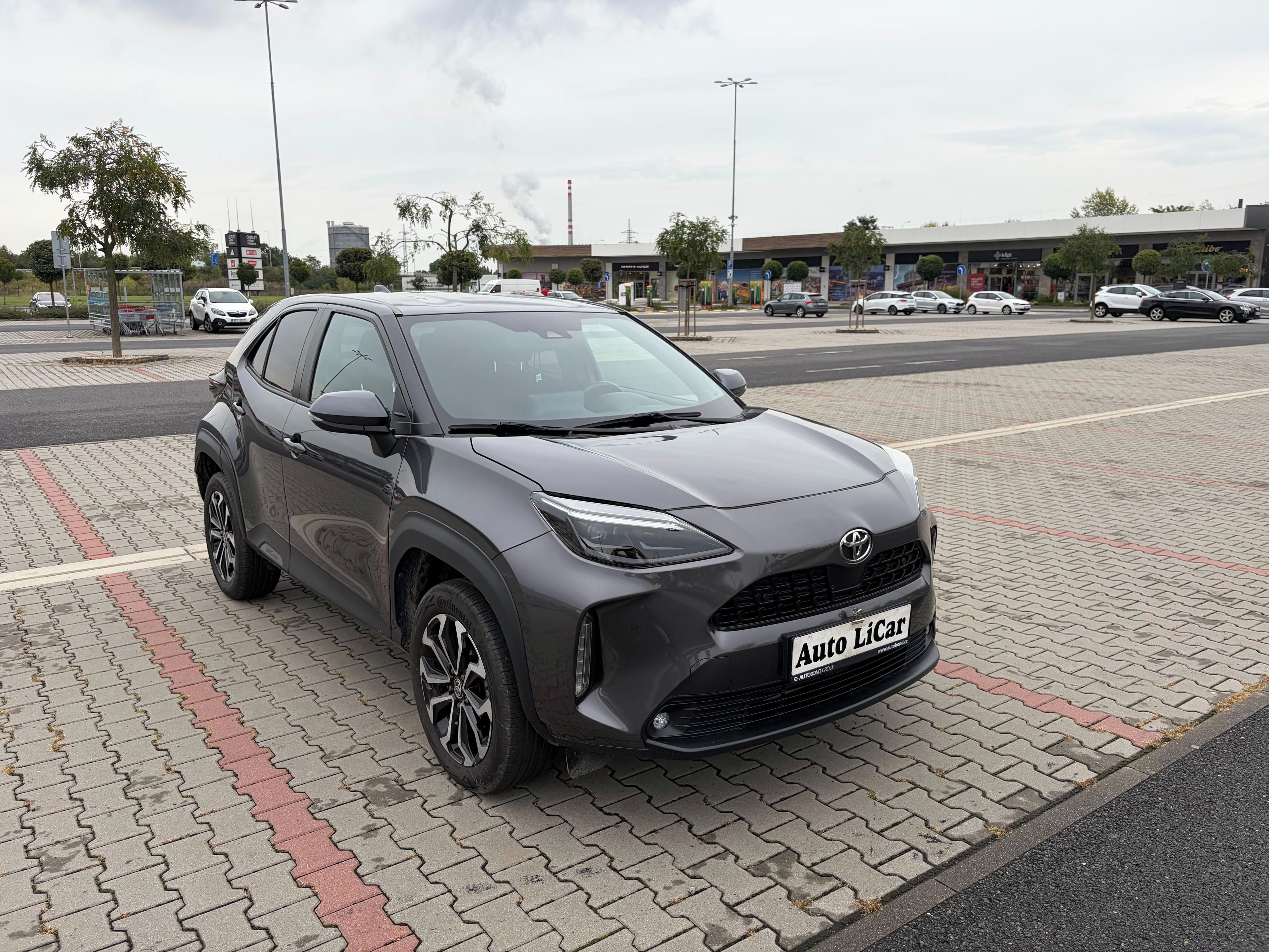 Toyota Yaris Cross, 1.5 VVTi ČR 1.maj. automat