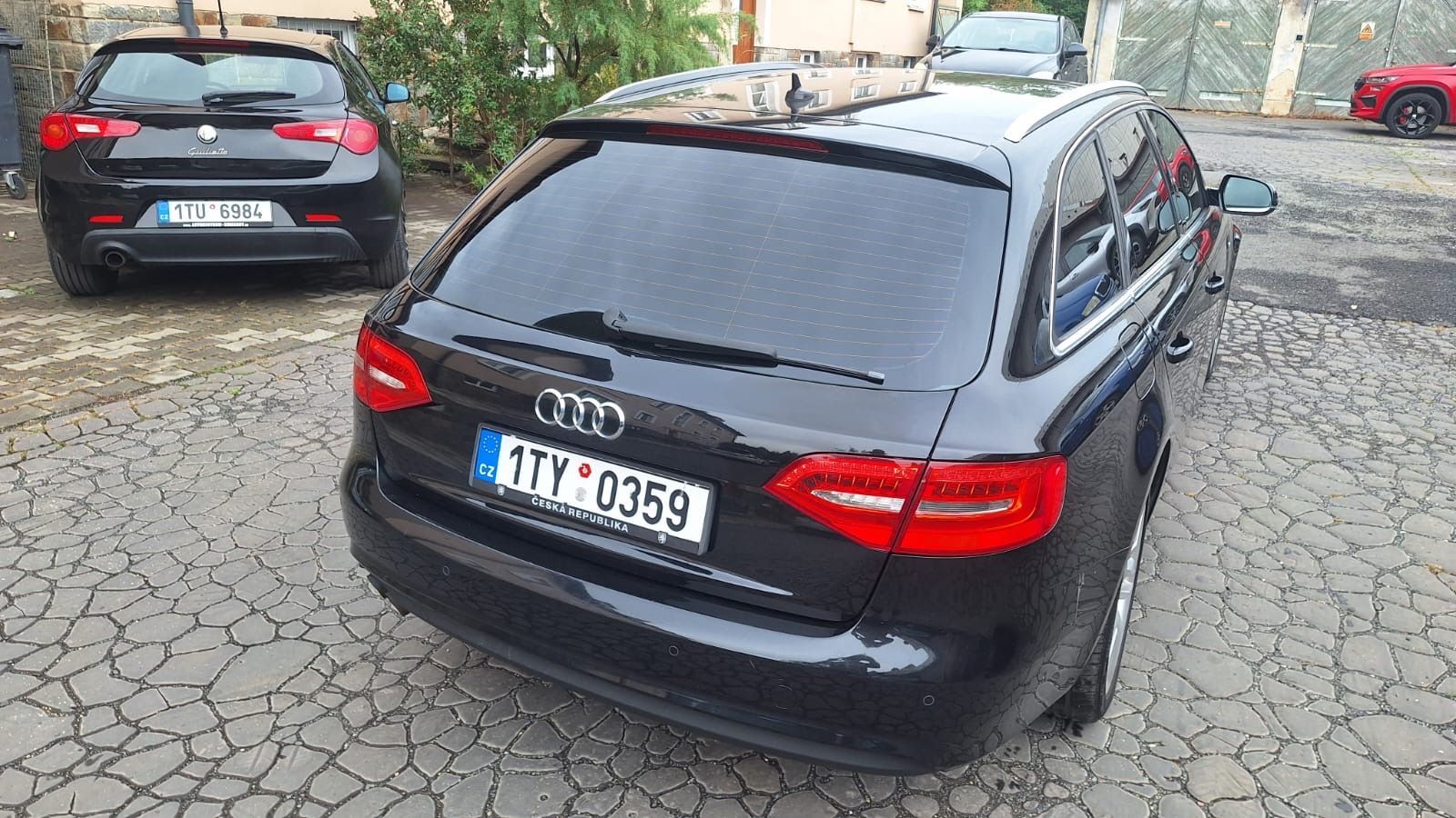 Audi A4 Avant, S line, 2.0 TDI - fotka 4