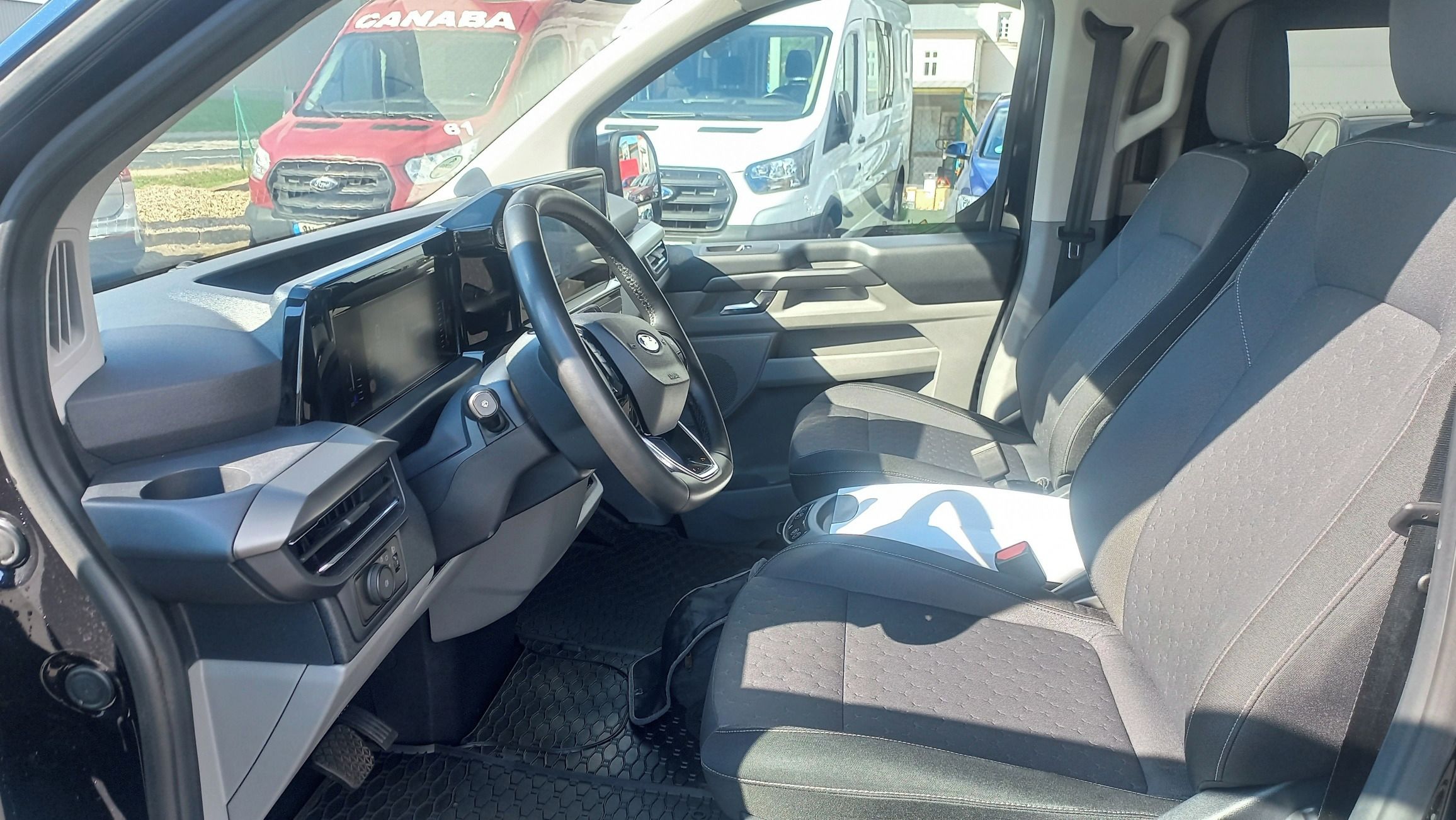 Ford Tourneo Custom, Titanium 4x4 ČR 1maj - fotka 6