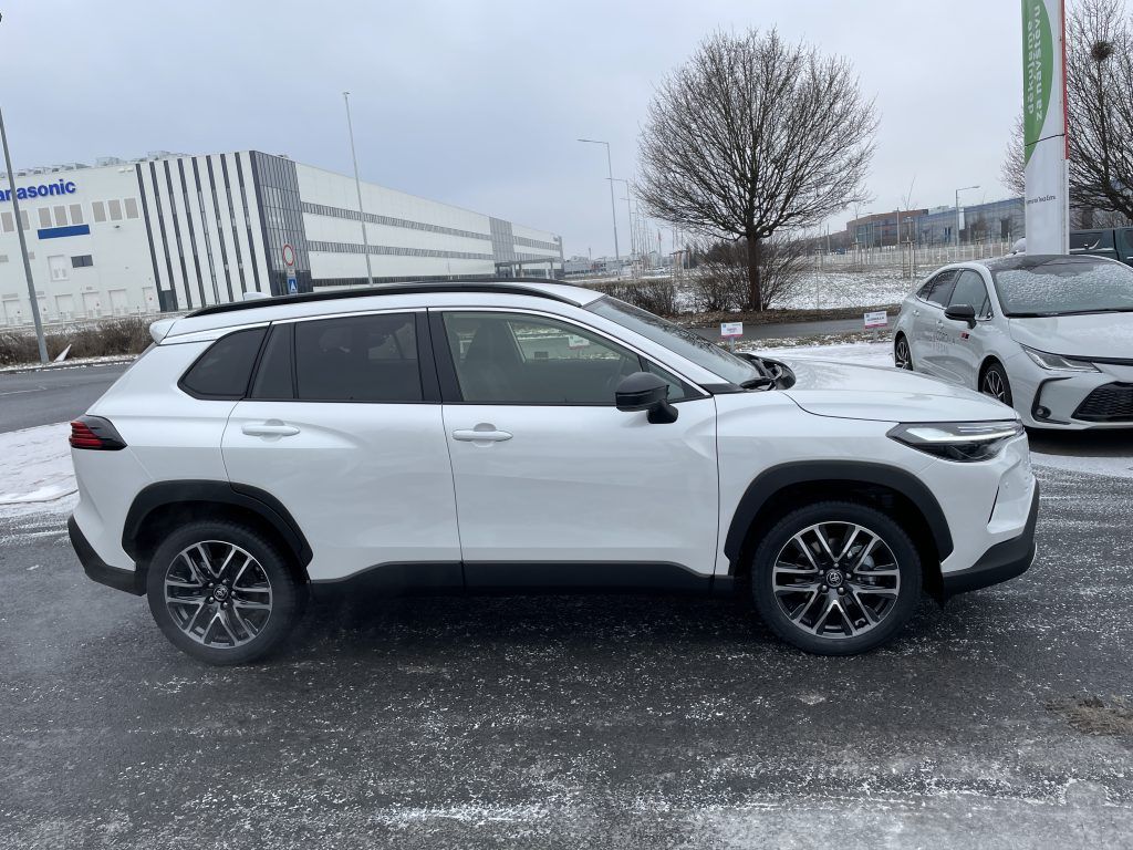 Toyota Corolla Cross, 1.8 Hybrid Style ODBĚR 12/2026 - fotka 2