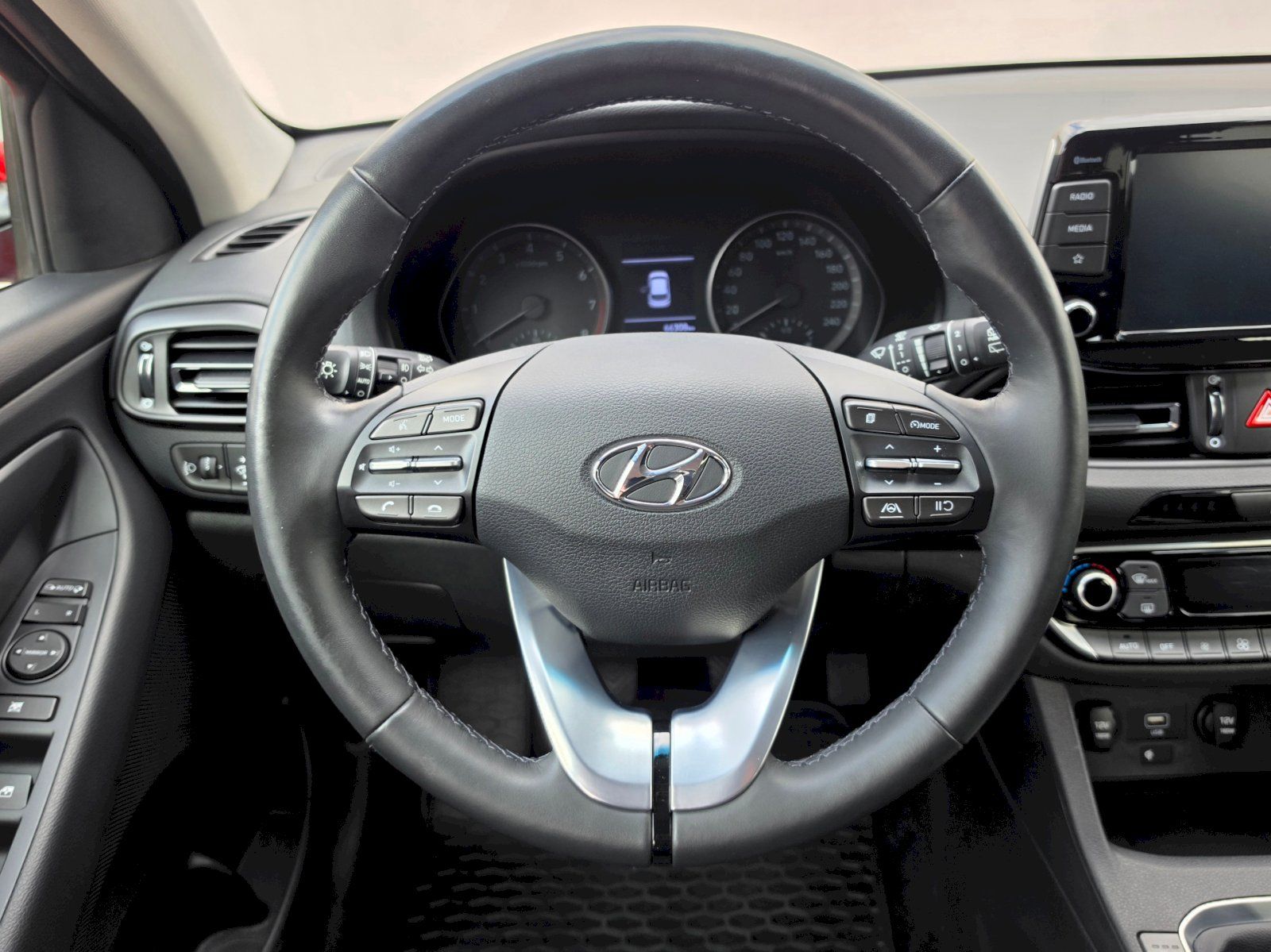 Hyundai i30, SW Family Smart 1,5GDi 80kW - fotka 6