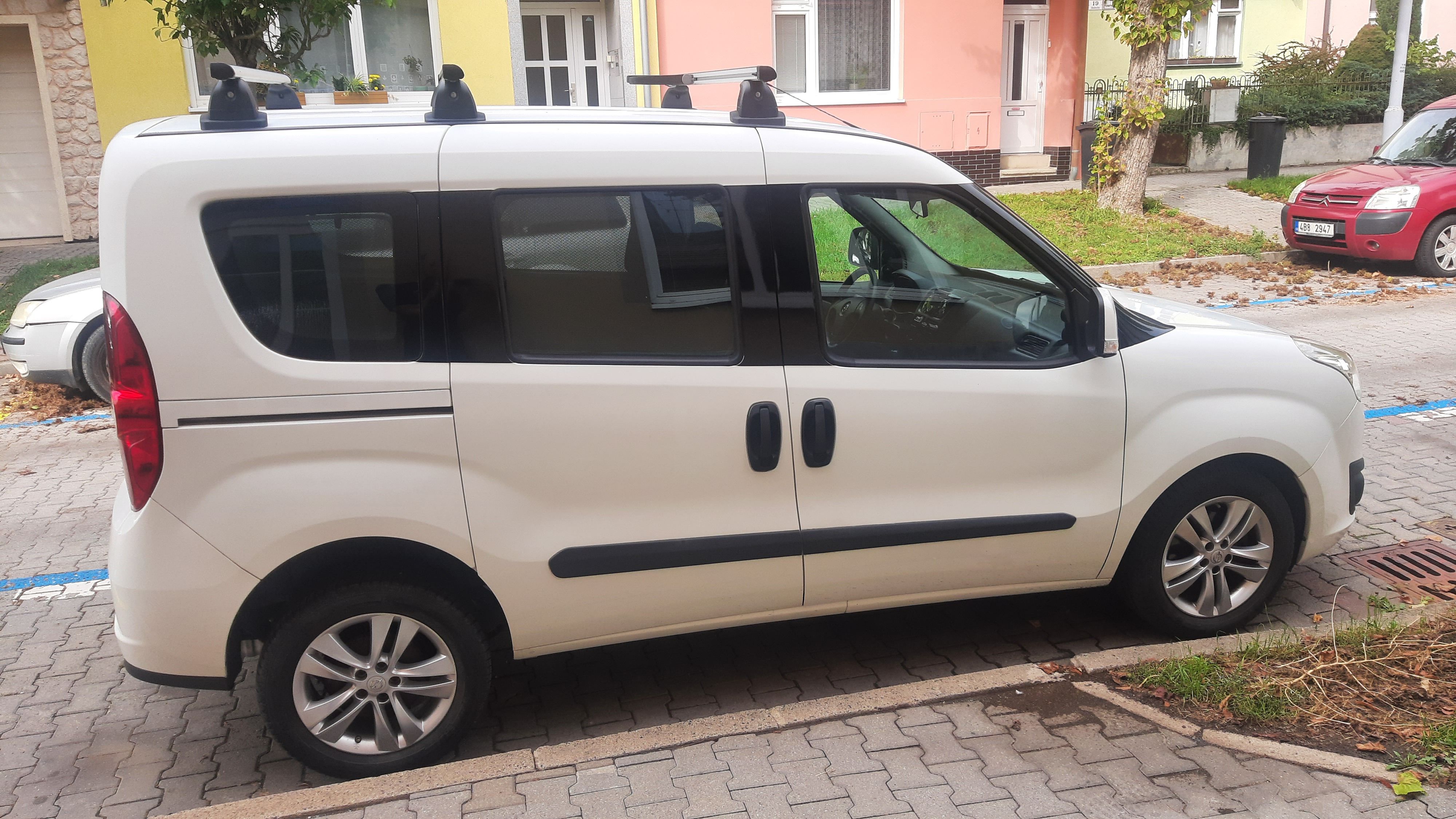 Opel Combo, Tour Cosmo 1.6 CDTi, CZ, DPH - fotka 6